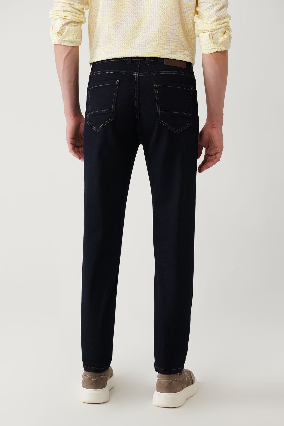 Men's navy blue rinse washed tobacco stitched flexible jean pants A41y3511