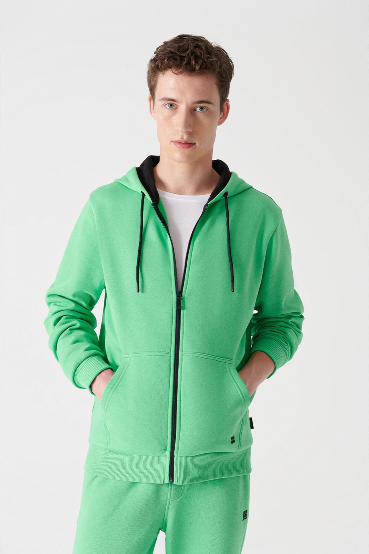 Erkek Neon Yeşil Kapüşonlu 3 Iplik Şardonlu Fermuarlı Sweatshirt E001019