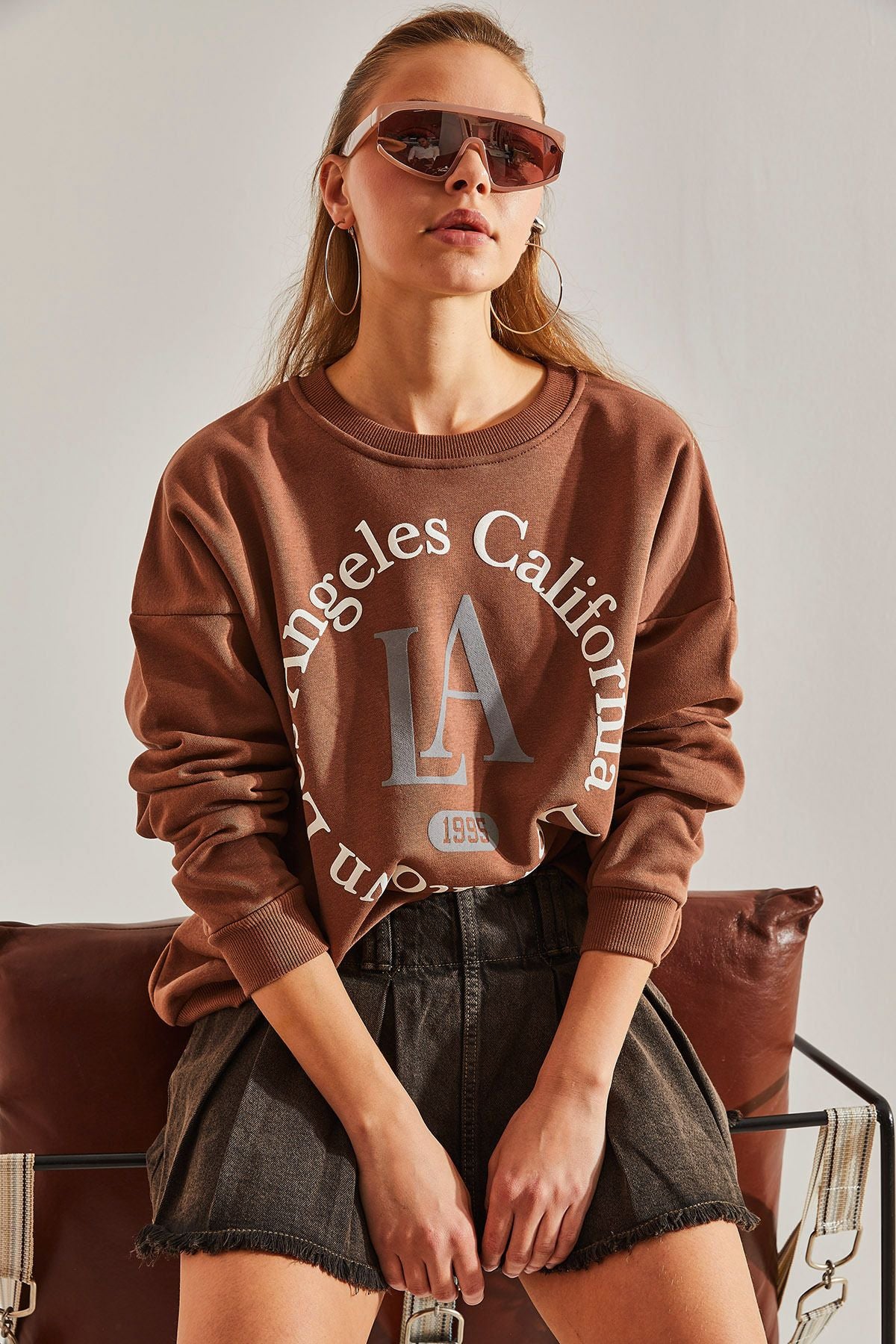 Sweatshirt with three threads with women