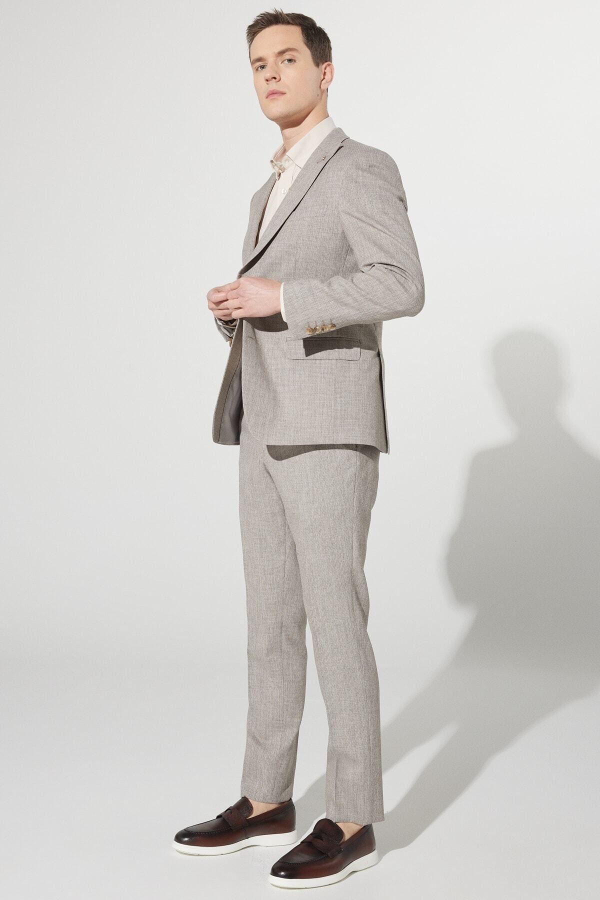 Men's light brown slim fit narrow cut -off swallow collar patterned suit