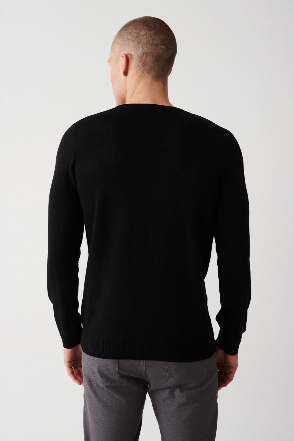 Men's black knitwear sweater v -neck regular non -hairy fit e005003