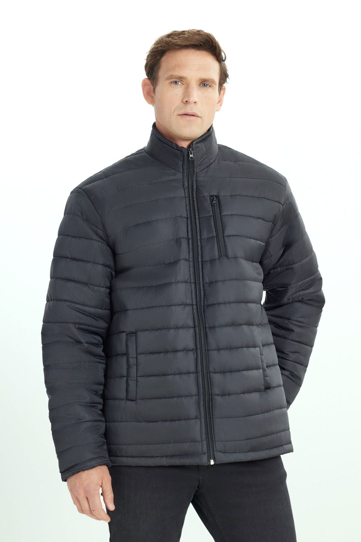 Men's black hot wind -proof filling standard fit normal cut upright collar side pocket coat