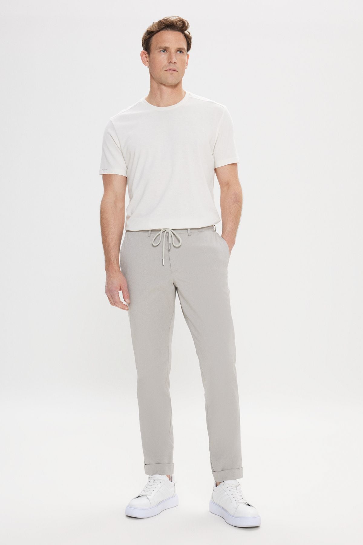 Men's light gray comfort fit comfortable cutting side pocket patterned waist waist pants