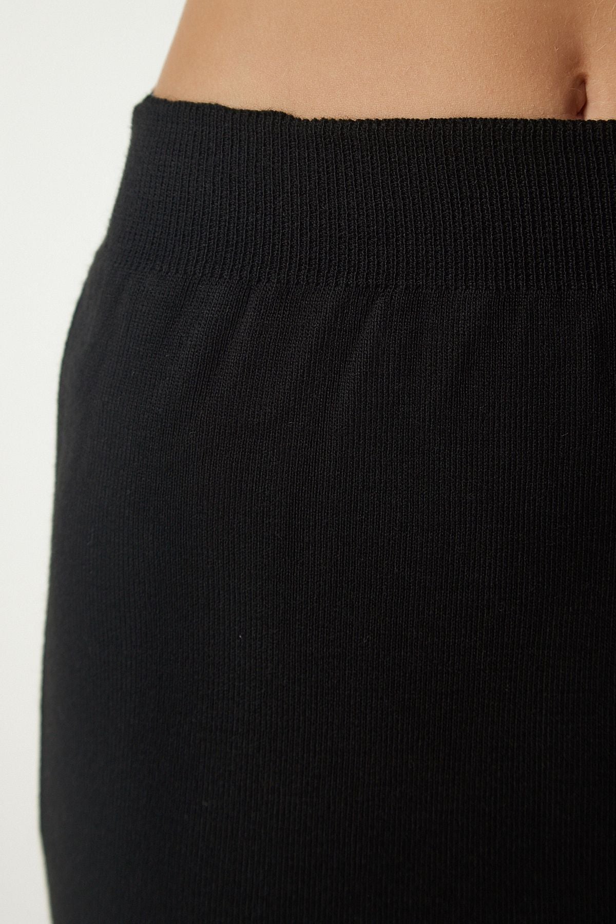 Female black striped sweater skirt knitwear set ki00104