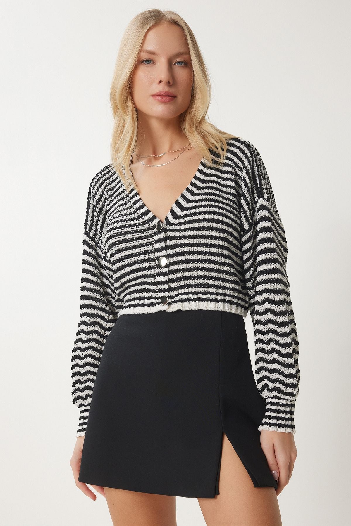 Female Black Cream Outlet button Crop Knitwear Cardigan AN00178