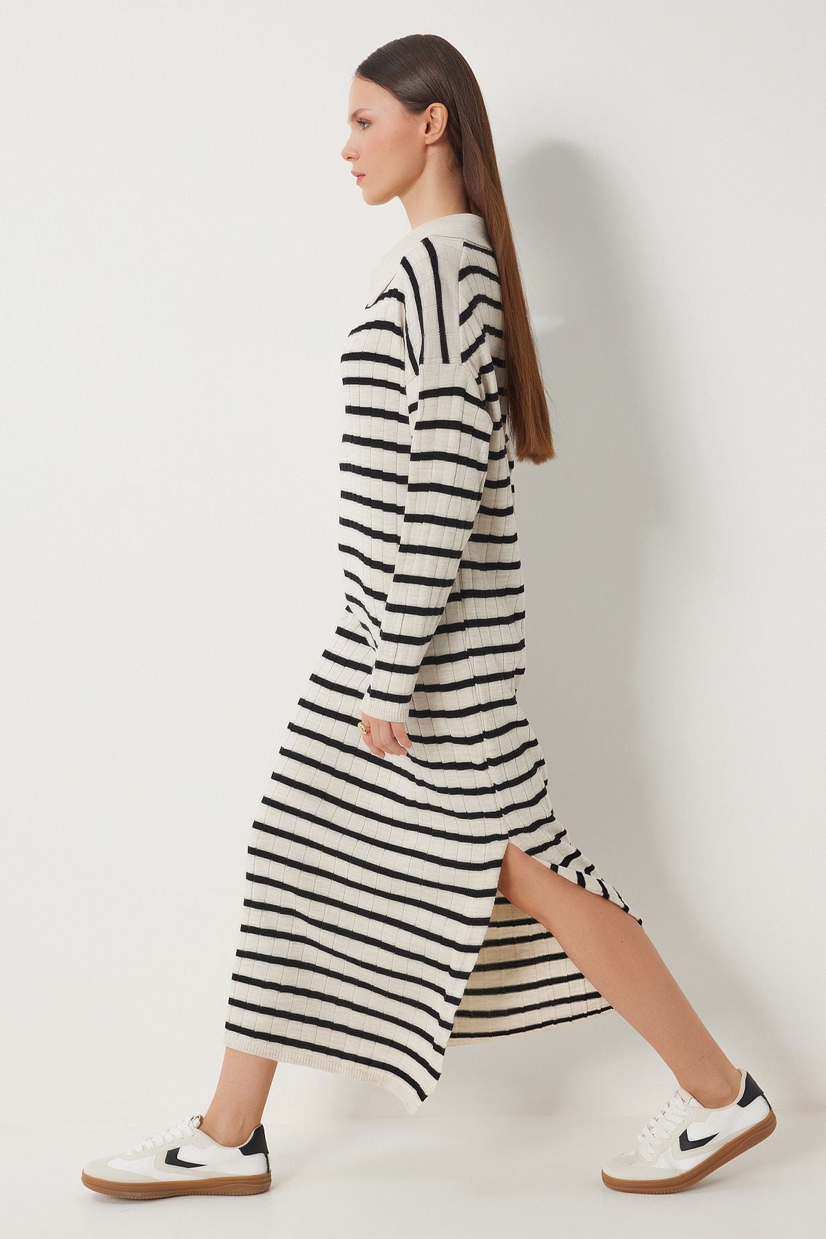 Woman Beige Black Polo Yaka striped slit knitwear dress jg00002