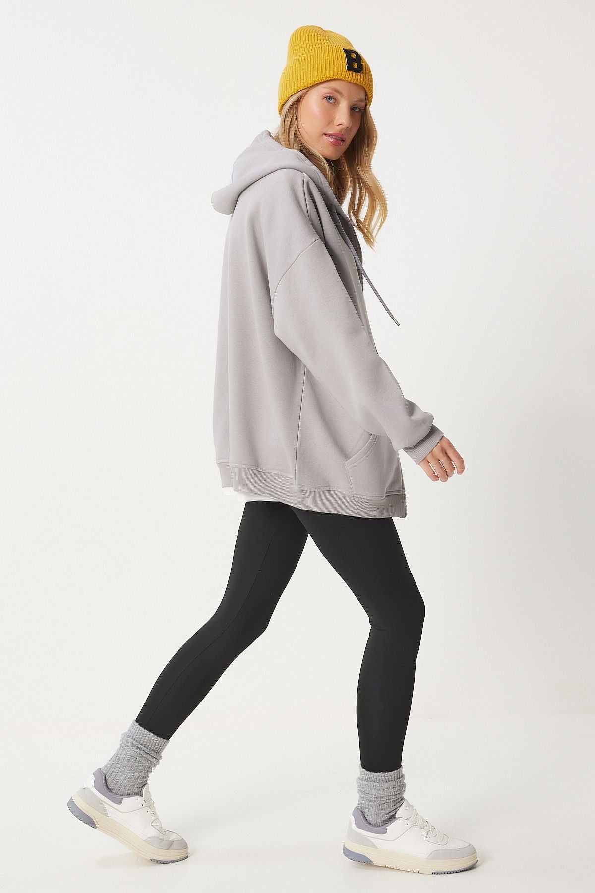 Woman Sweatshirt UB00124