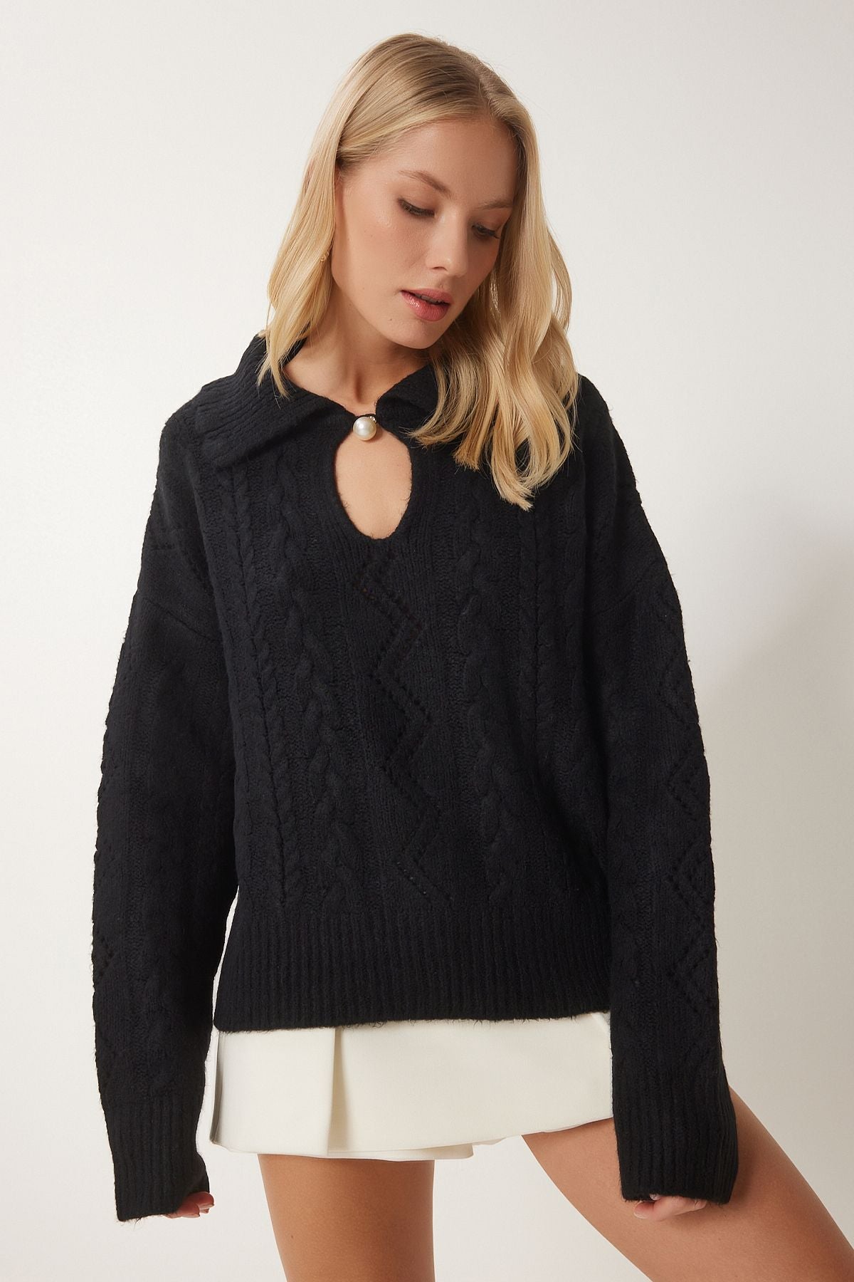 Women's black pearl button motif knitwear sweater BV00108