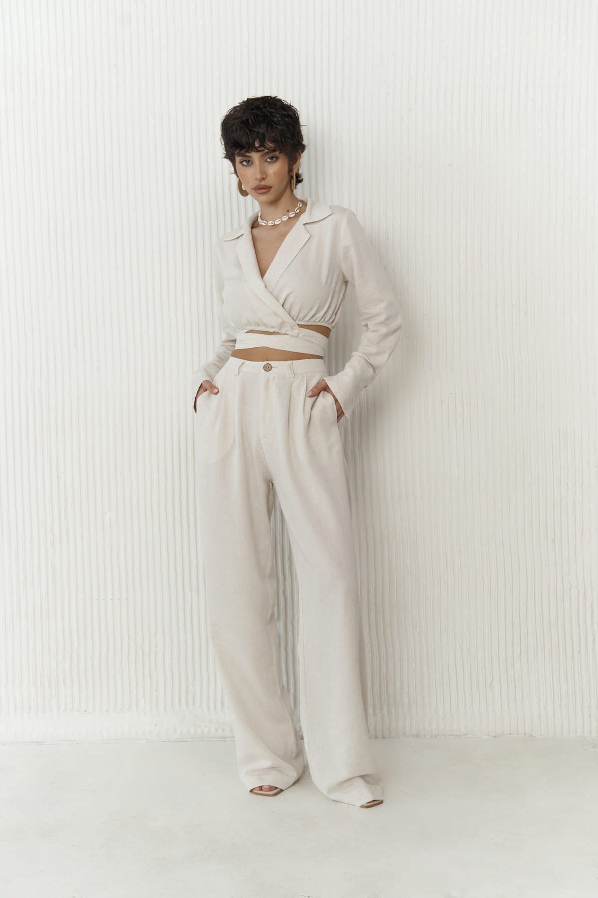 Estila Beige Crop pants Set