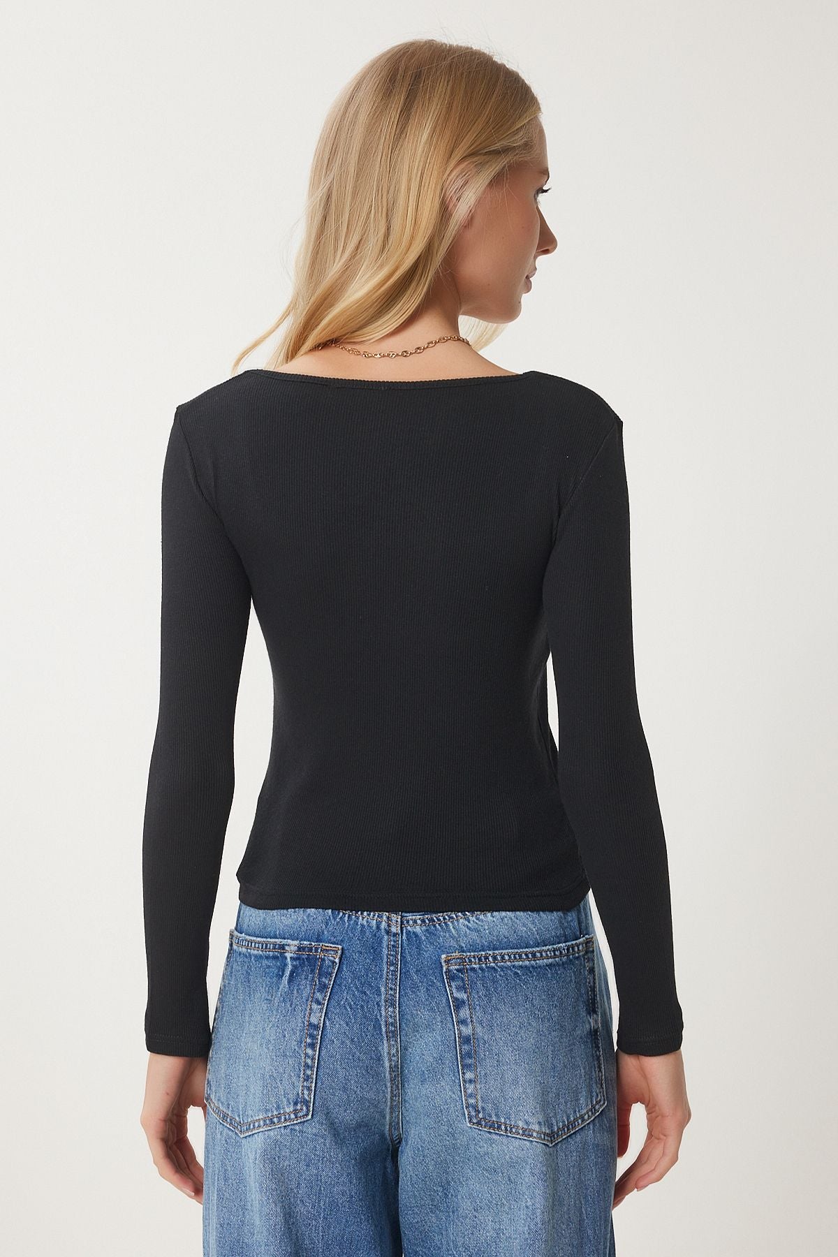 Female Black Square Collar Wick Knitting Blouse GT00052