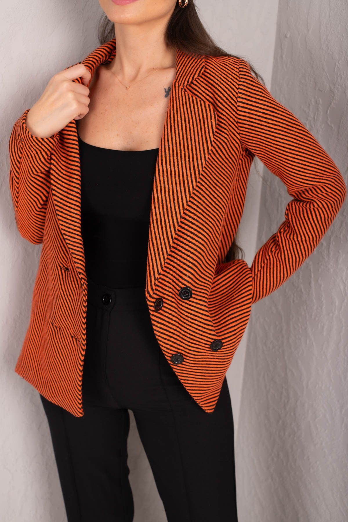 Women's Orange Line Patterned Four buttoned stamp jacket ARM-24K001037