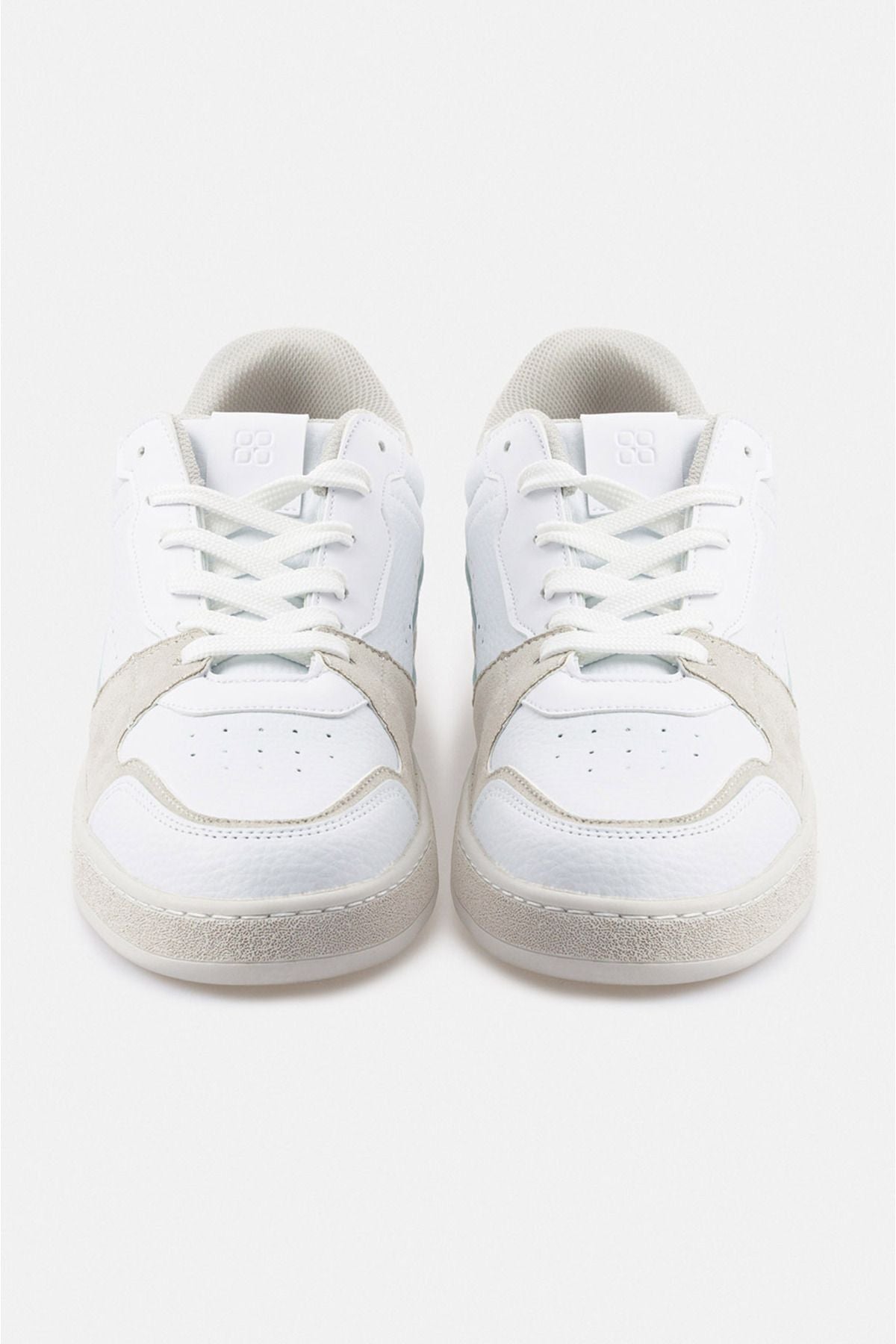 Men's white piece flexible floor sneaker shoes A31y8025