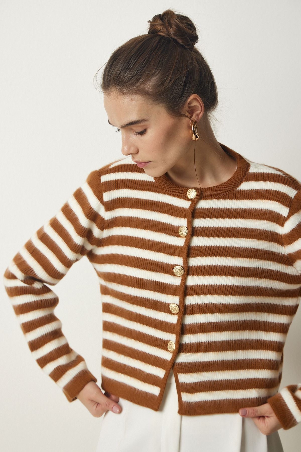 Female Tile Metal Button Detailed Triko Cardigan PF00043