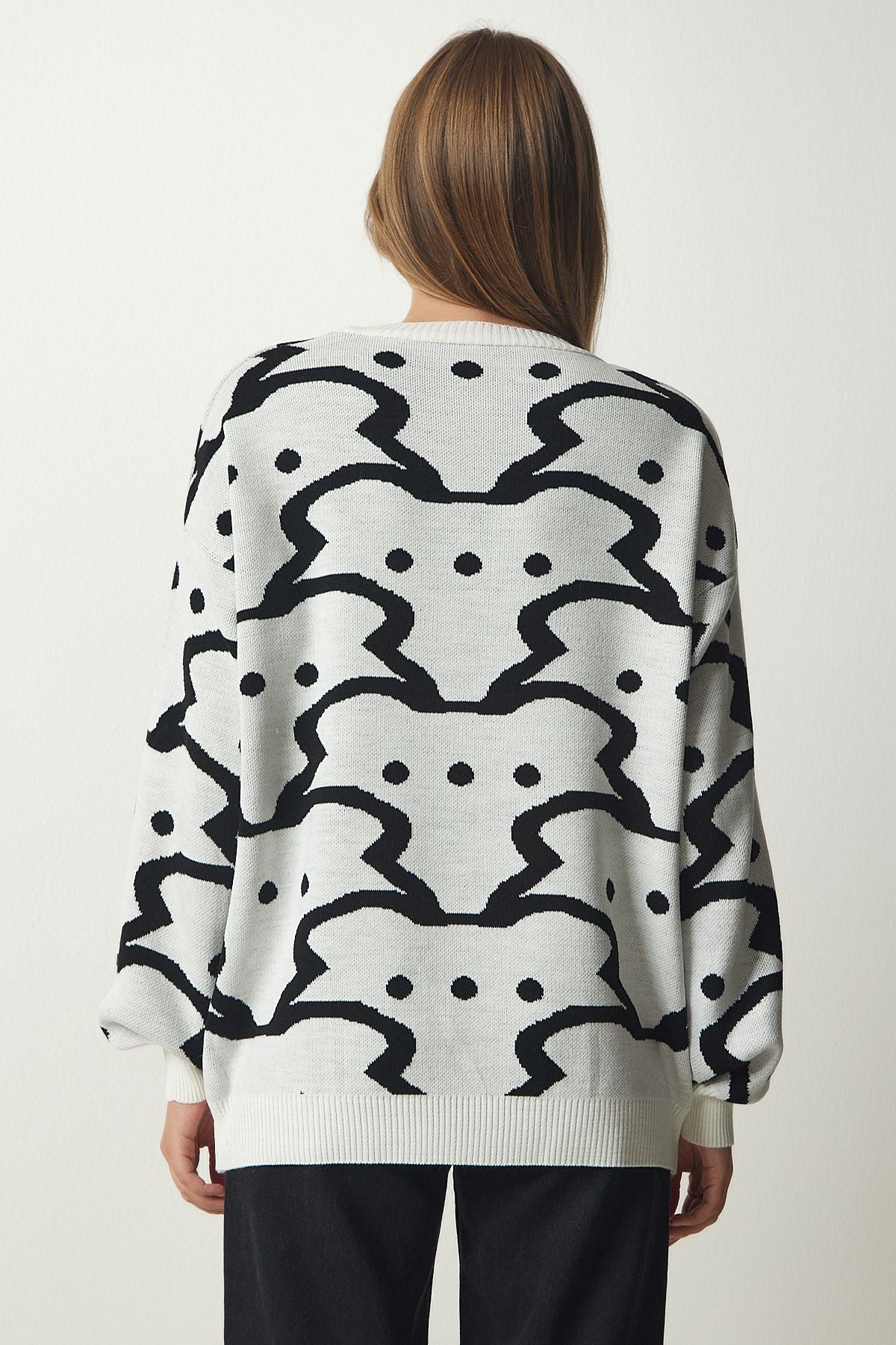 Female Ecru Pattern Thick Knitwear Sweater KB00036