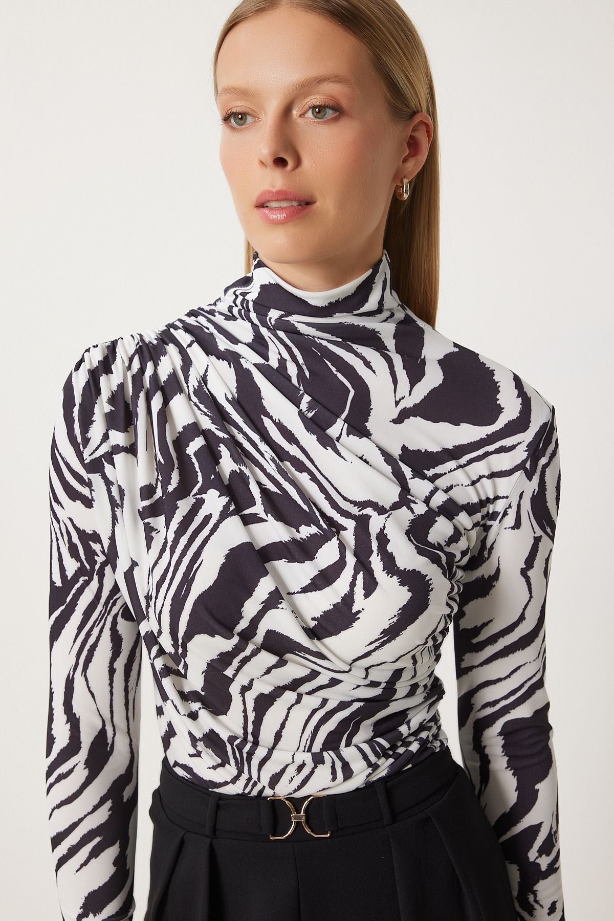Female black and white shirring detailed upright collar sandy blouse FF00135