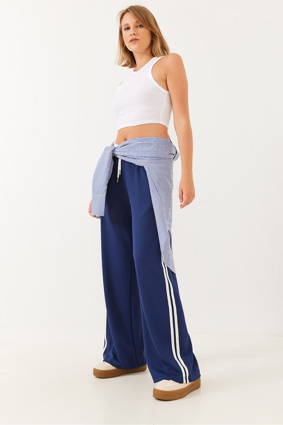 Detailed fabric pants with women's garnish 60251837