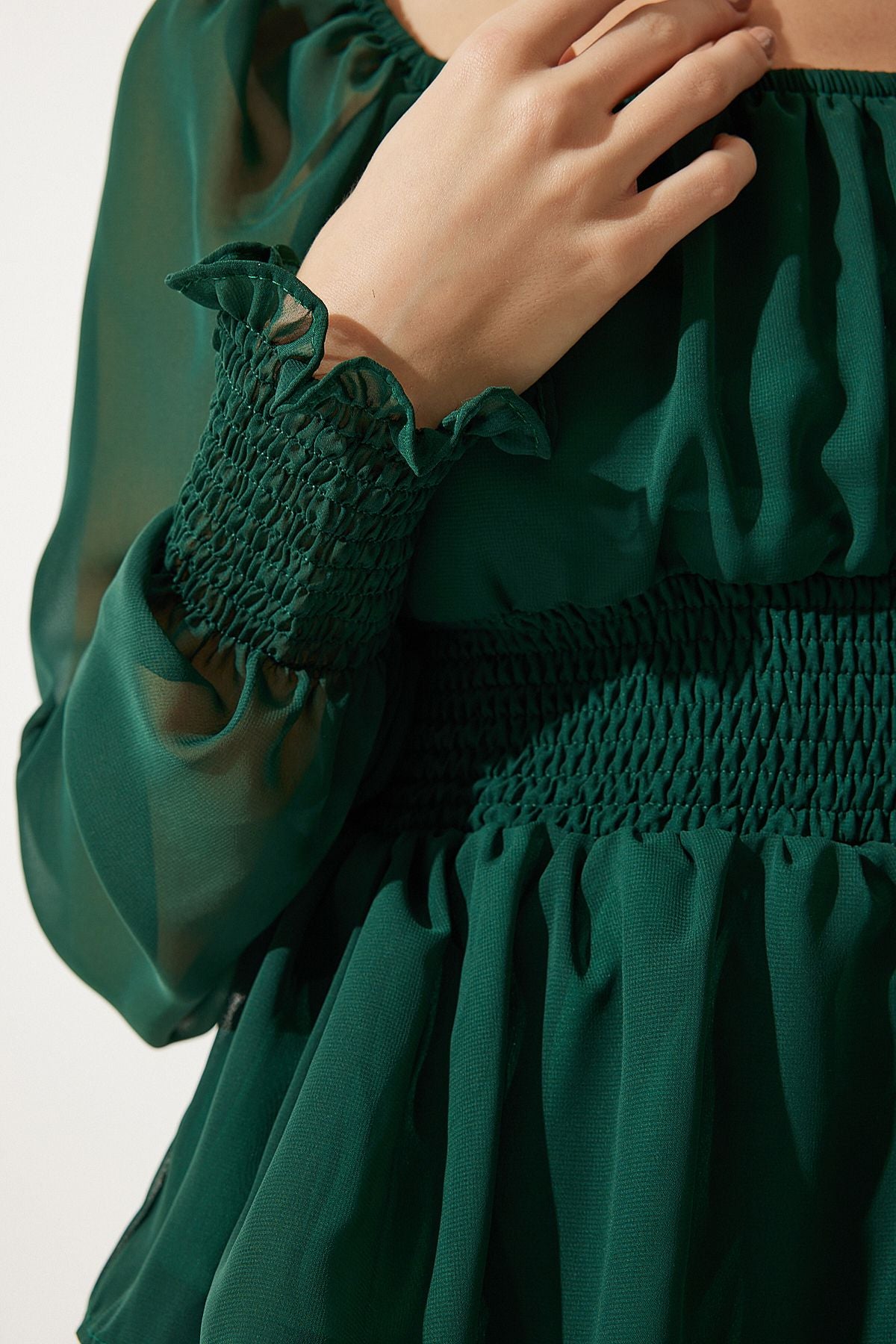 Female emerald green flywheel chiffon dress DK00168