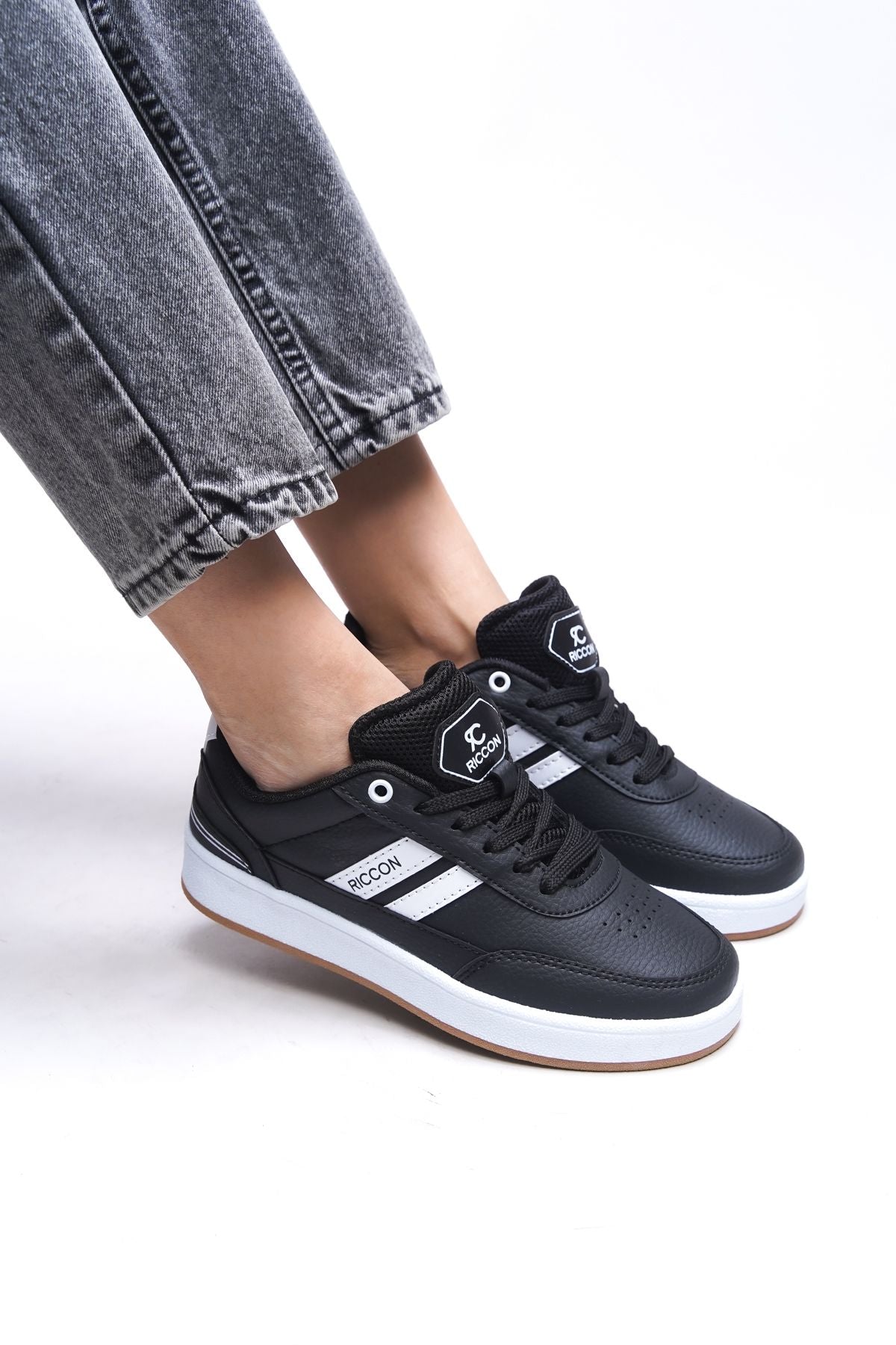 Zraudan Unisex Snekaer 001234 Black White Crepe