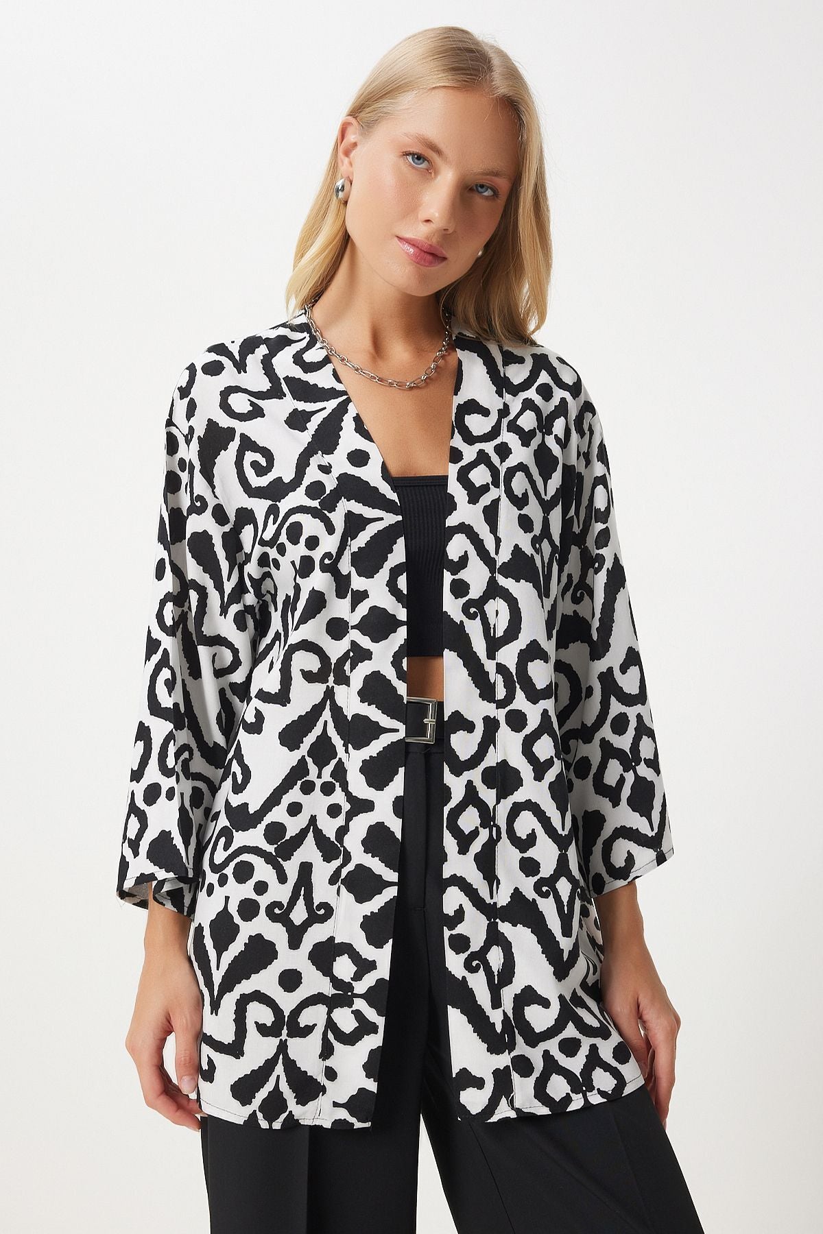 Female Black and White Patterned Viscose Kimono EN00615
