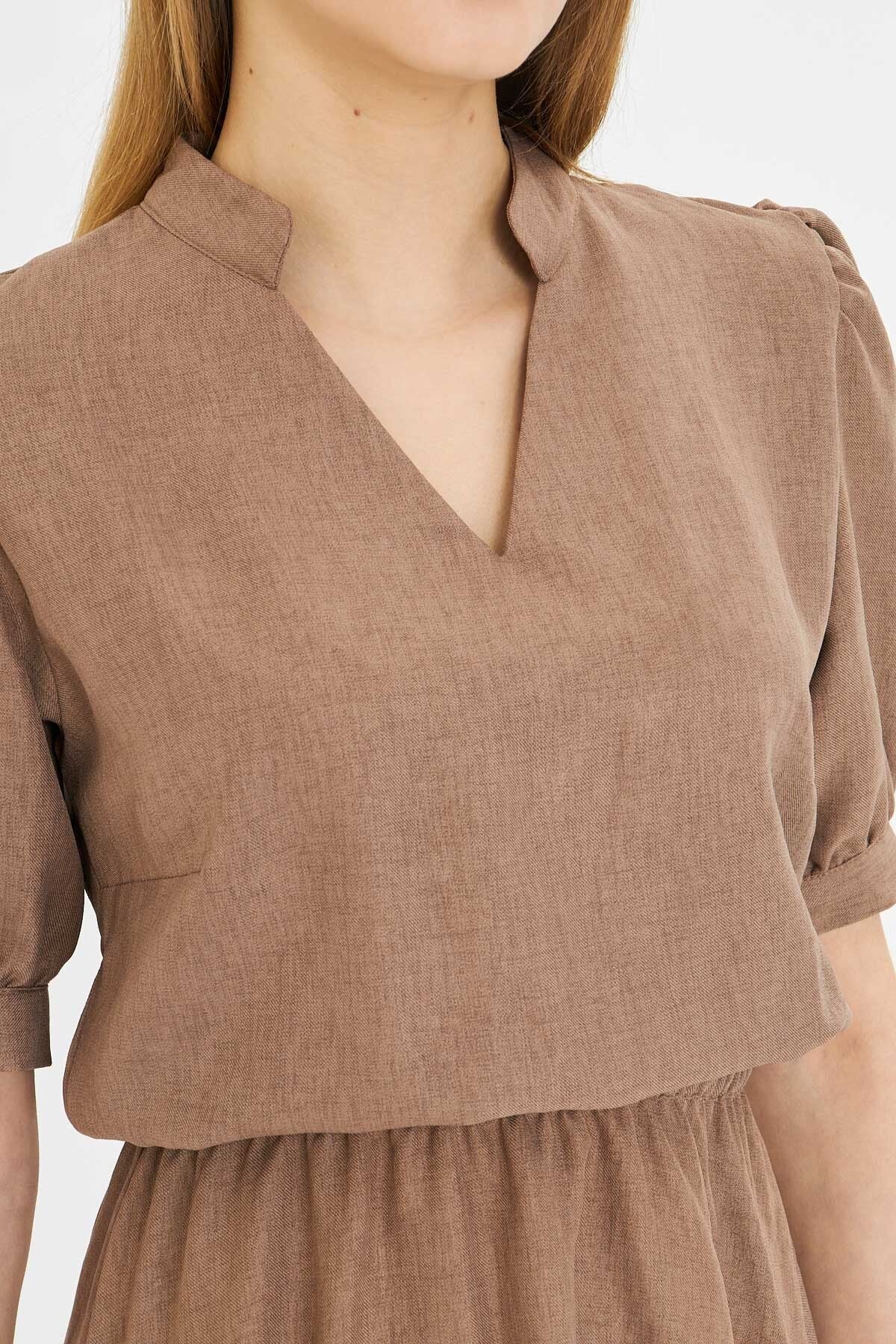 Woman Vizon V-Yaka Waist Waist Tire Short Sleeve Clash Dress ARM-25Y001001