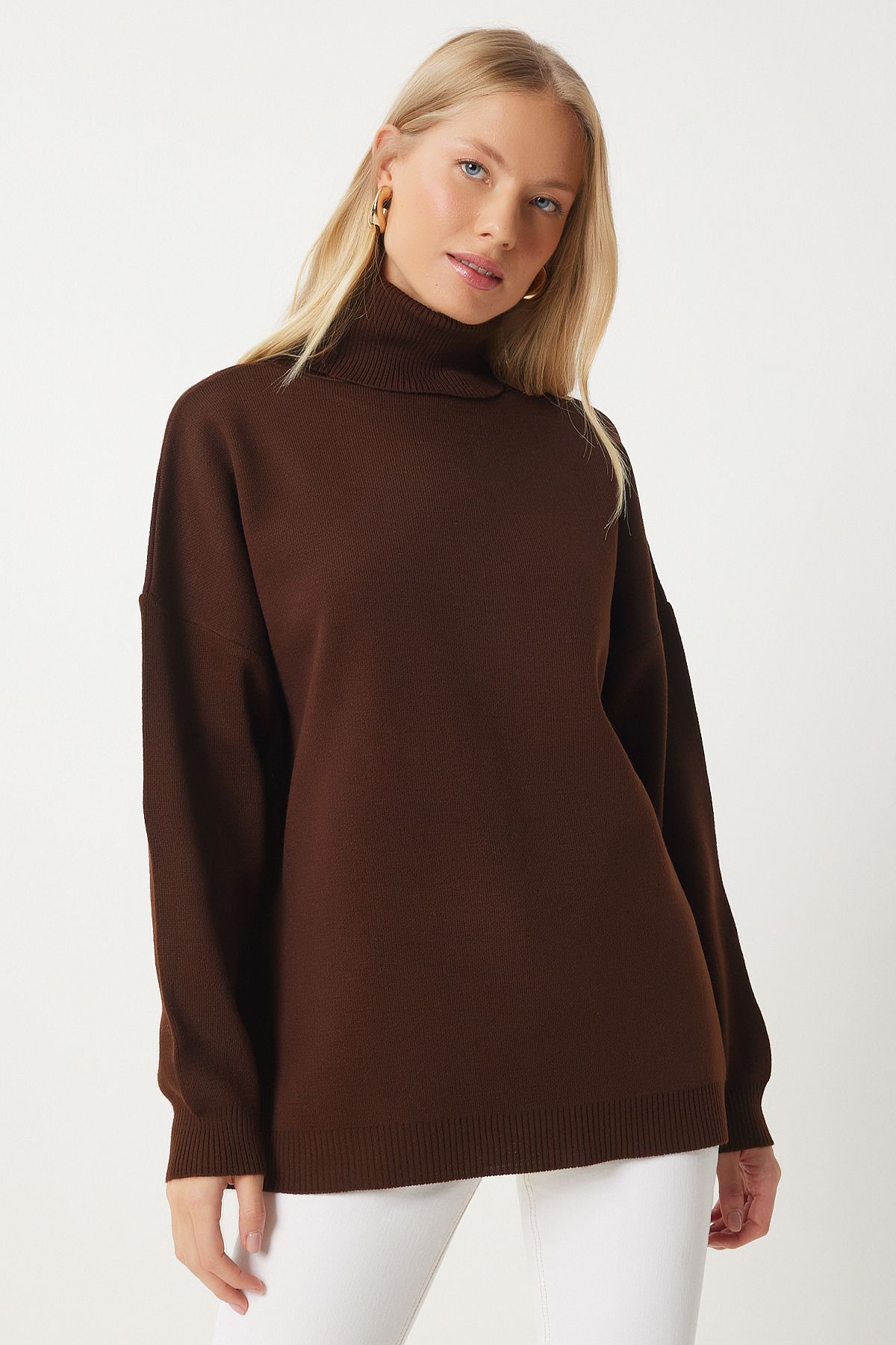 Female brown fisherman collar overlooking knitwear sweater BV00084