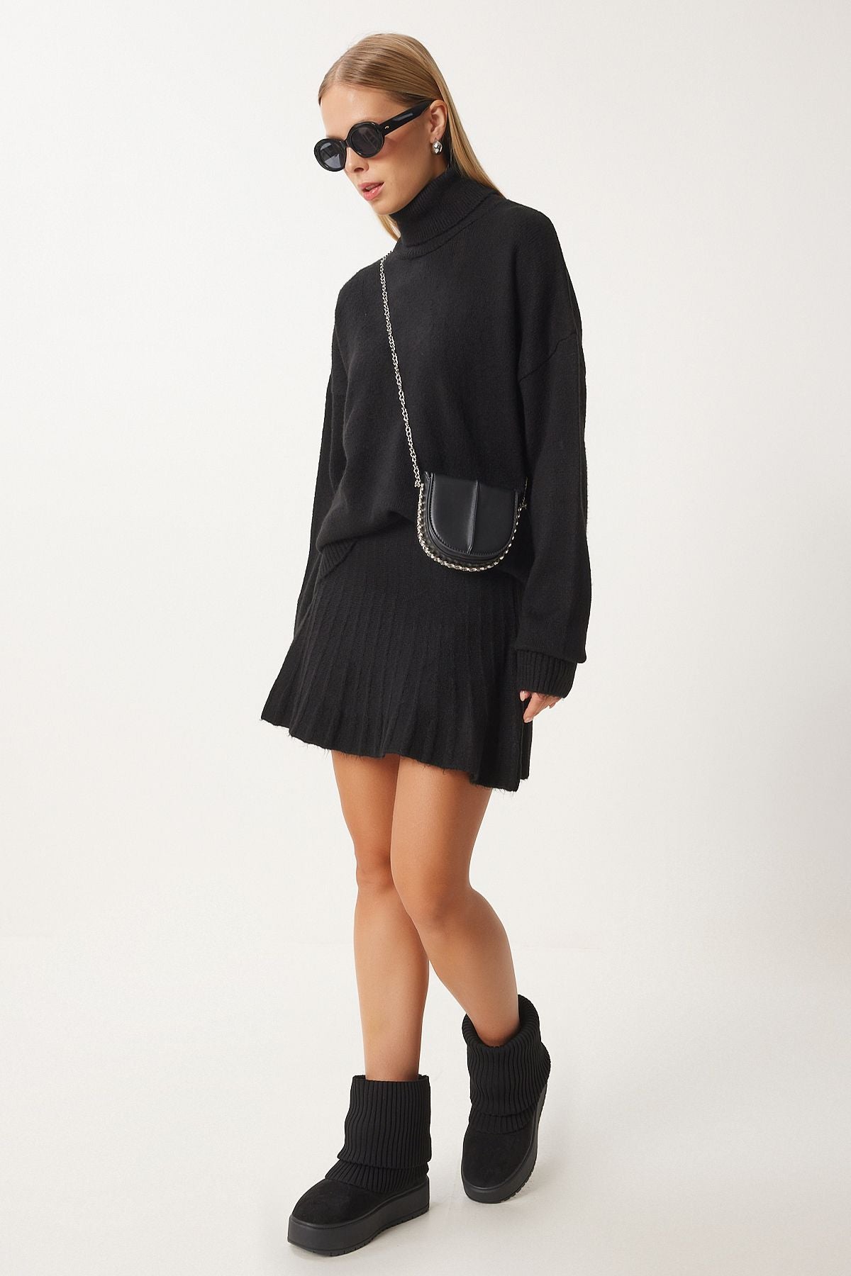 Female Black Fisherman Neck Knitwear Skin Skirt Set DD01343