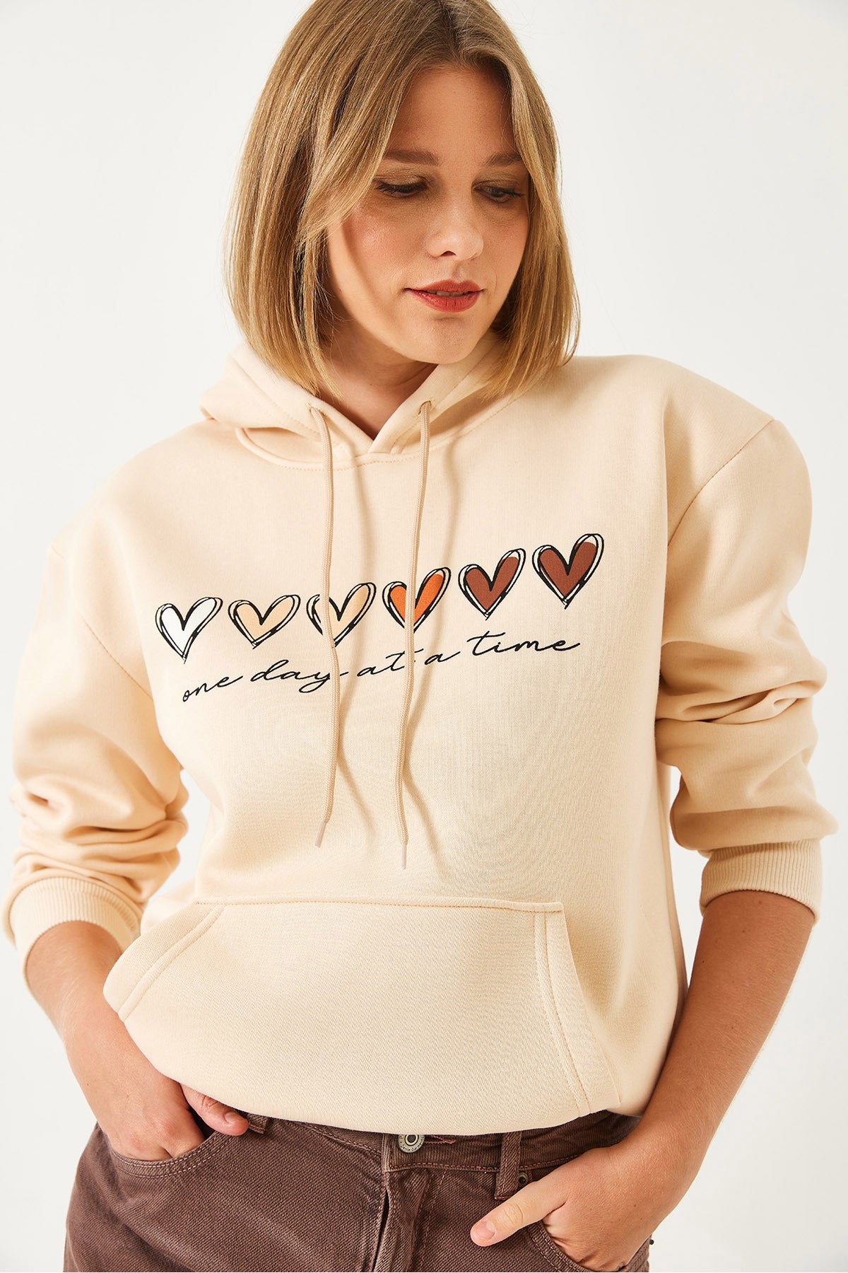 Women's Three Thread Raster Colored Heart Printed Hooded Sweatshirt MBHS025 60601025