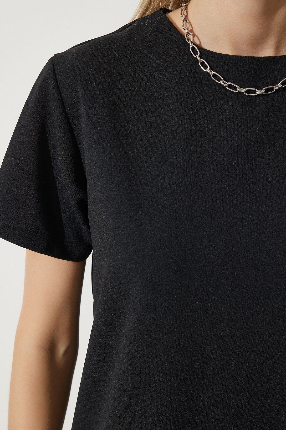 Woman Black Bicycle Neck Basic Crepe Dress to00136