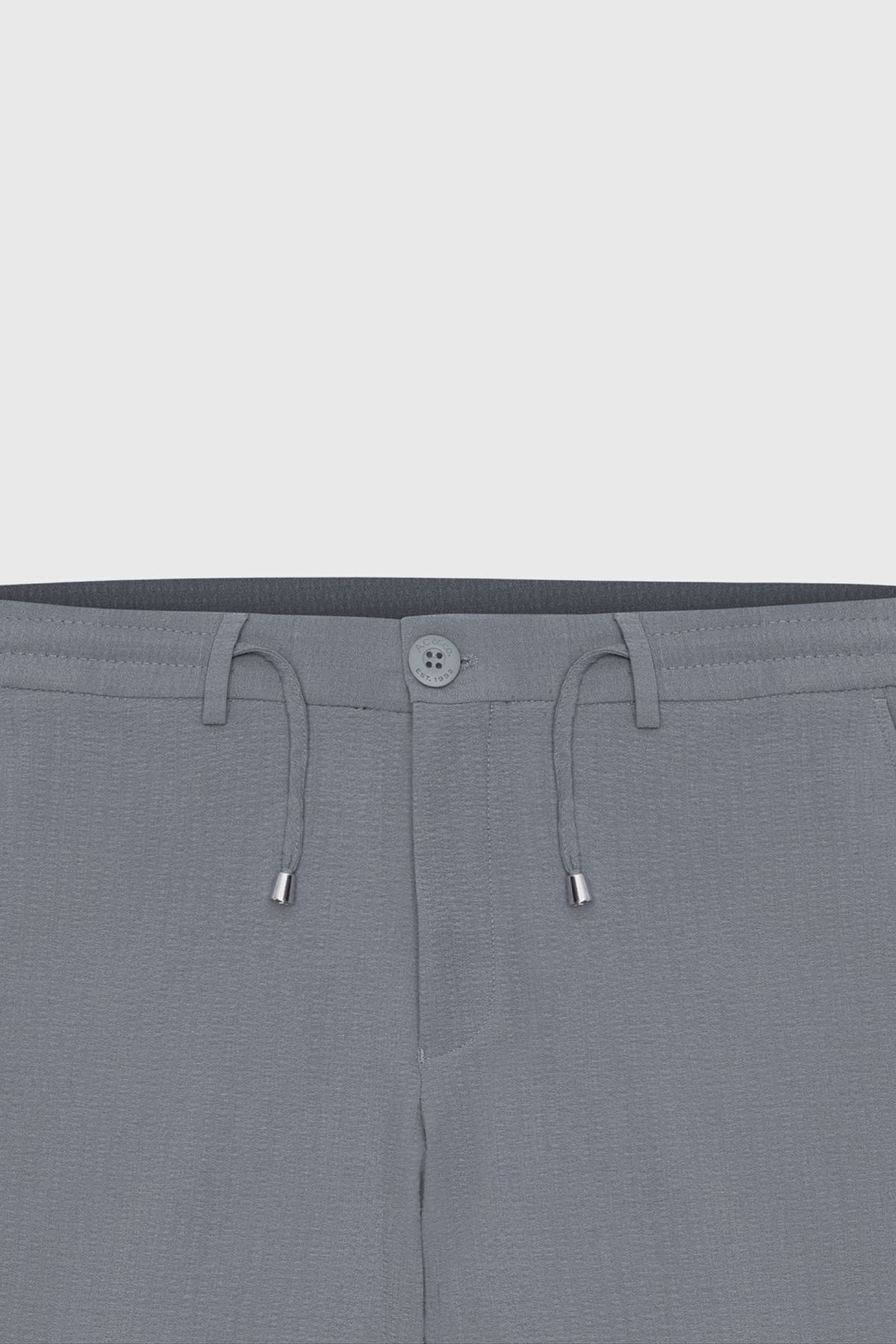 Men's gray slim fit narrow -cut waist tied side mobile wafer patterned pants