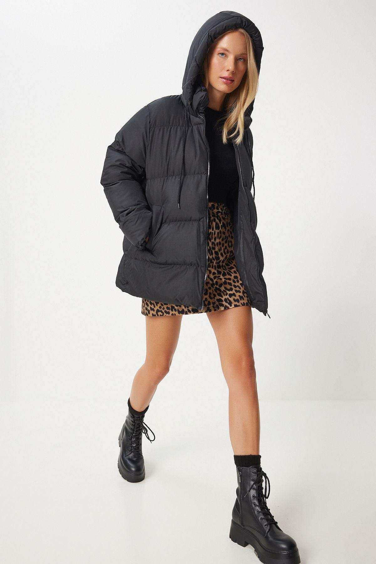 Female black hooded oversiz swelling coat rv00068