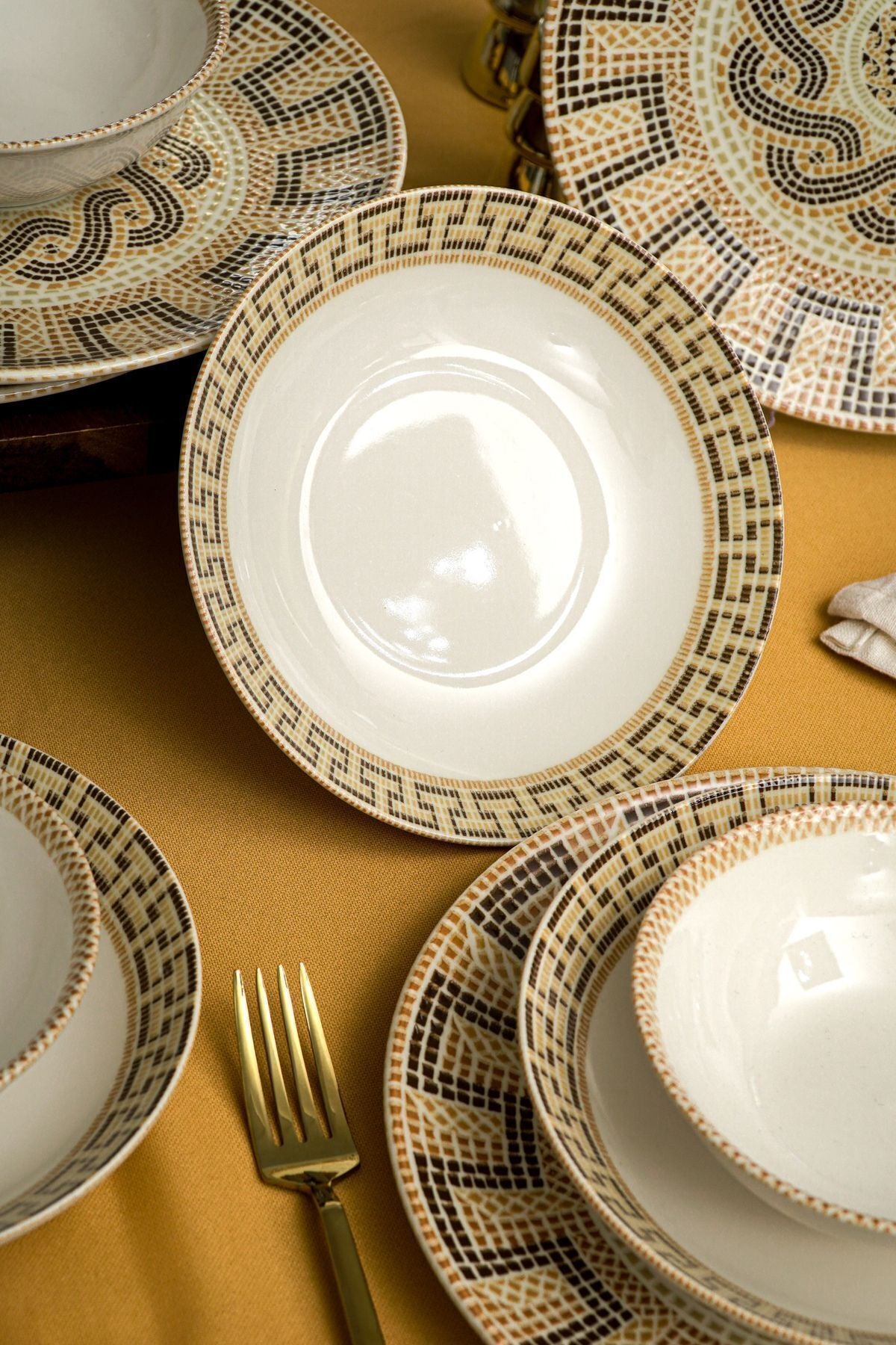 Ephesus 18 Piece Porcelain Dinner Set for 6 people