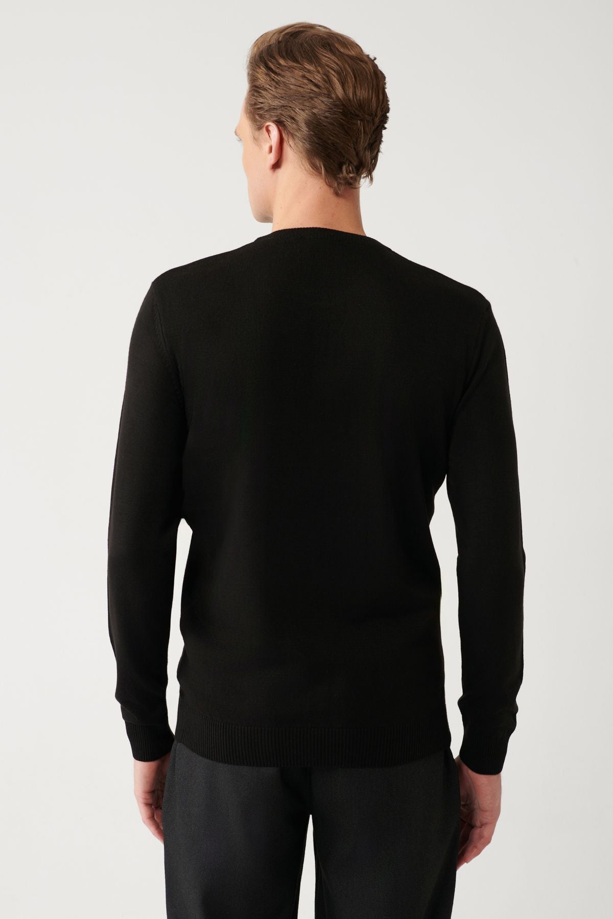 Men's black bike collar feathered knitwear sweater E005000
