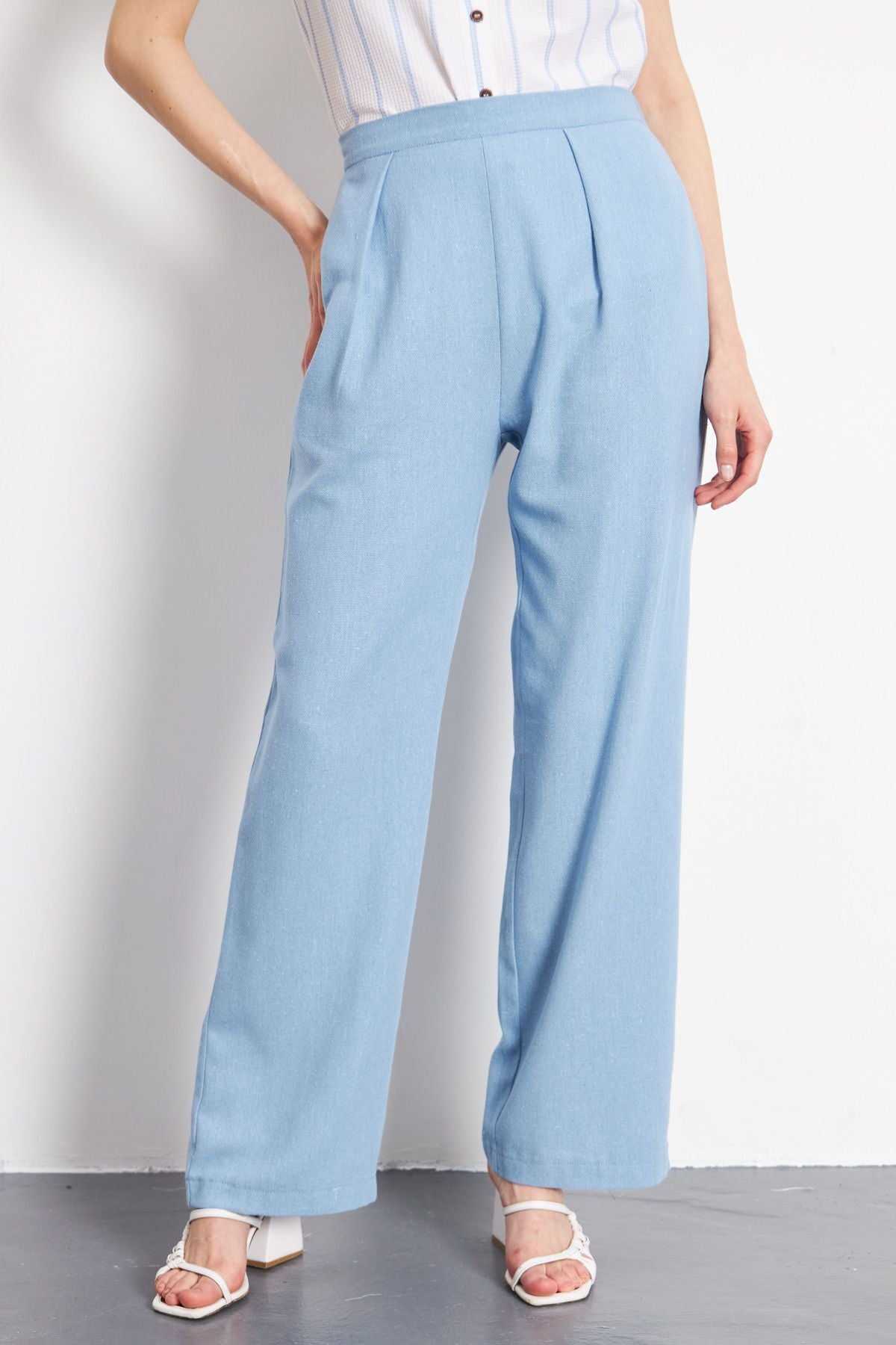 Woman Baby Blue Linen-looking pocket Palazzo Trousers ARM-24Y001070