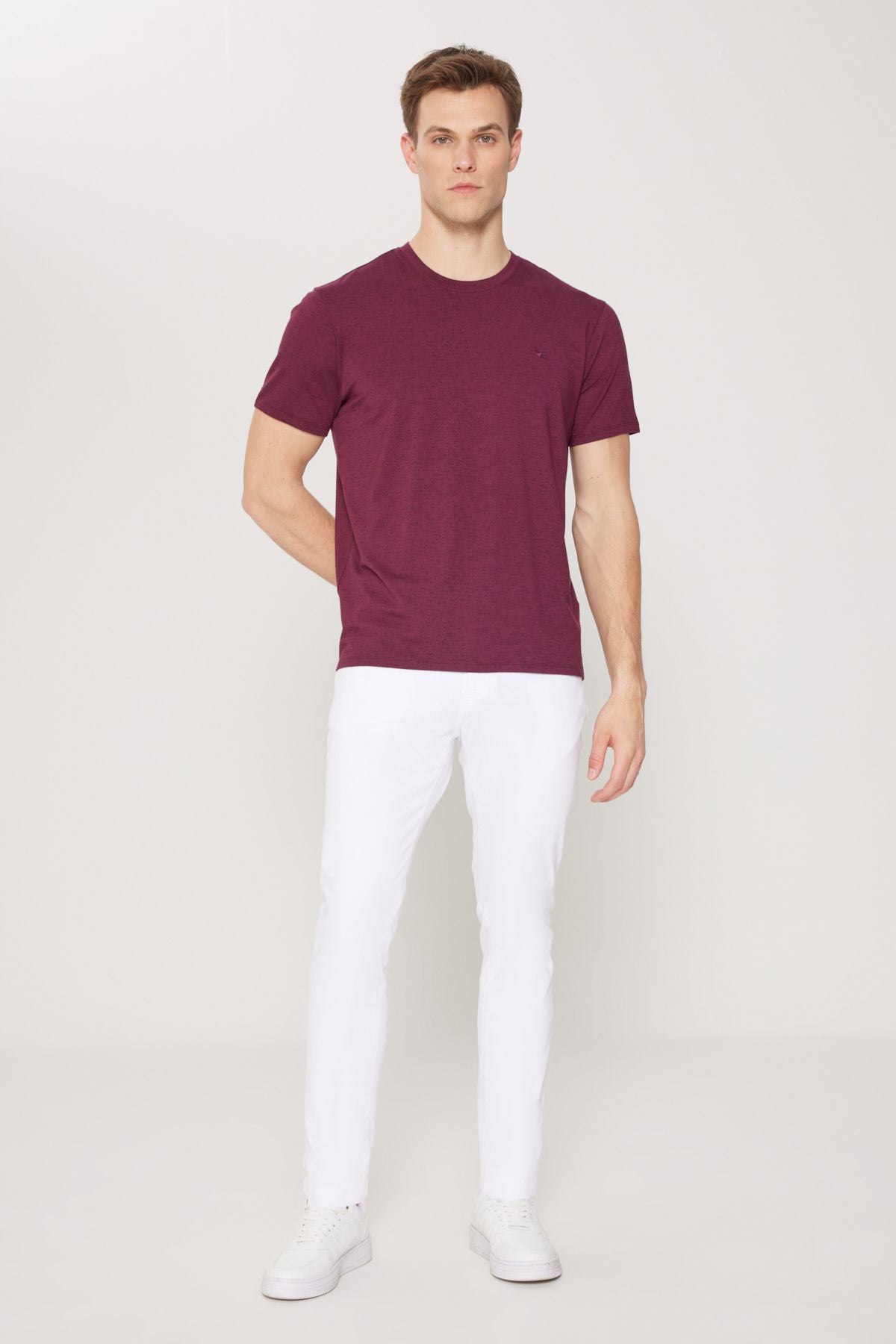 Men's burgundy slim fit narrow cut bike collar cotton short sleeve t -shirt