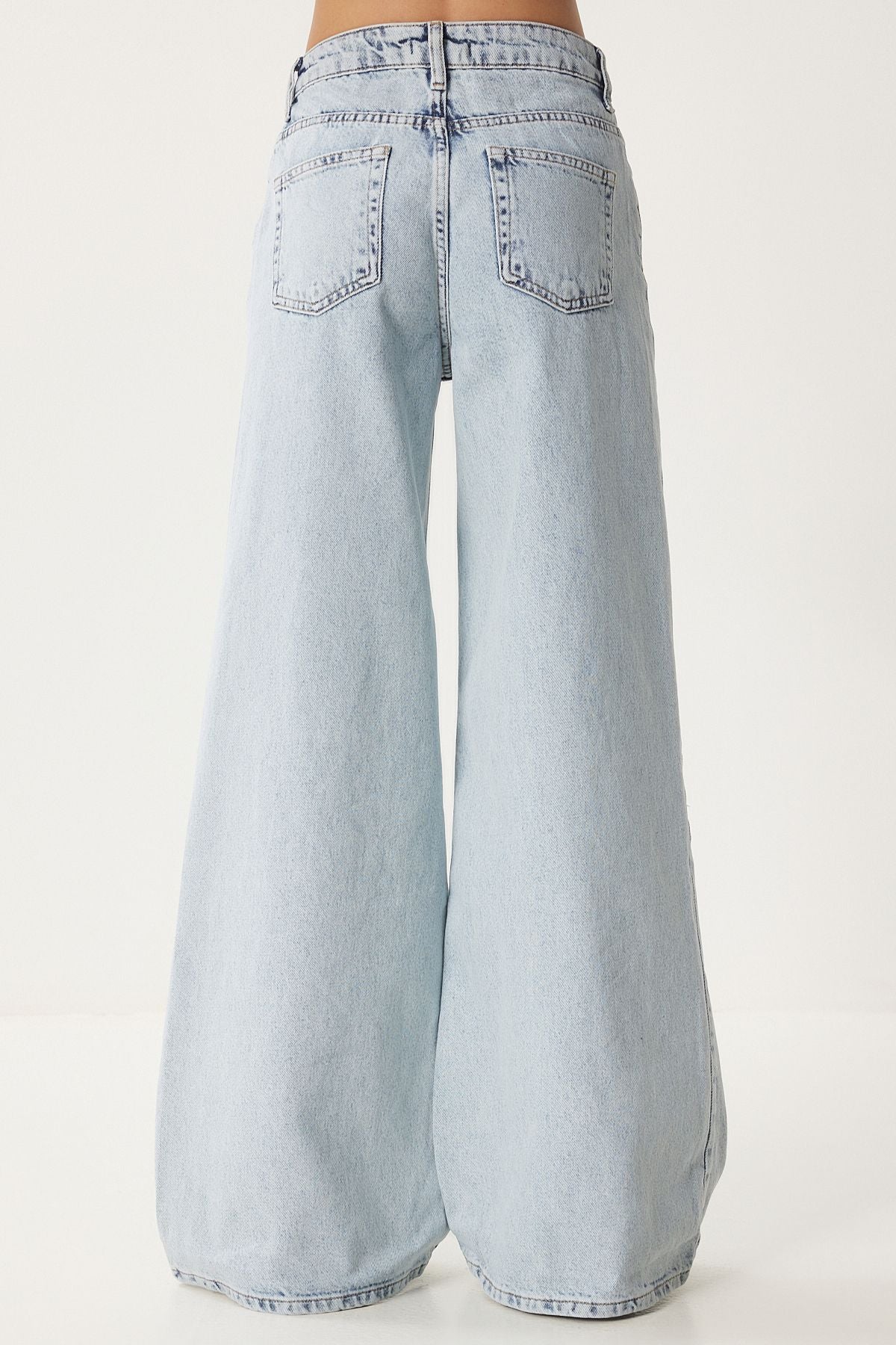 Women's Ice Blue Medium Waist Wide Totage Jean FN03413