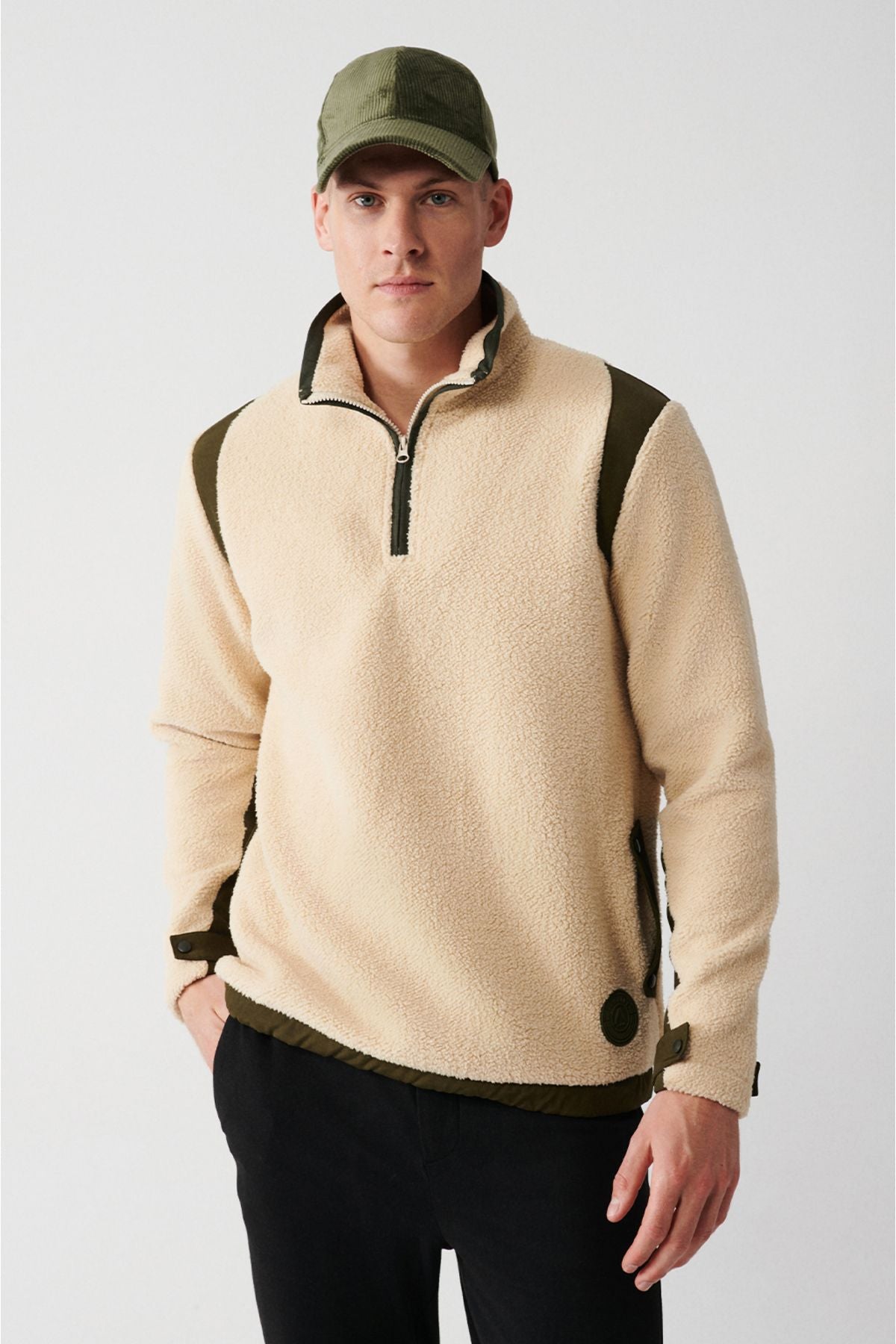 Men's beige half -zipper upright collar plush sweatshirt a32y1221