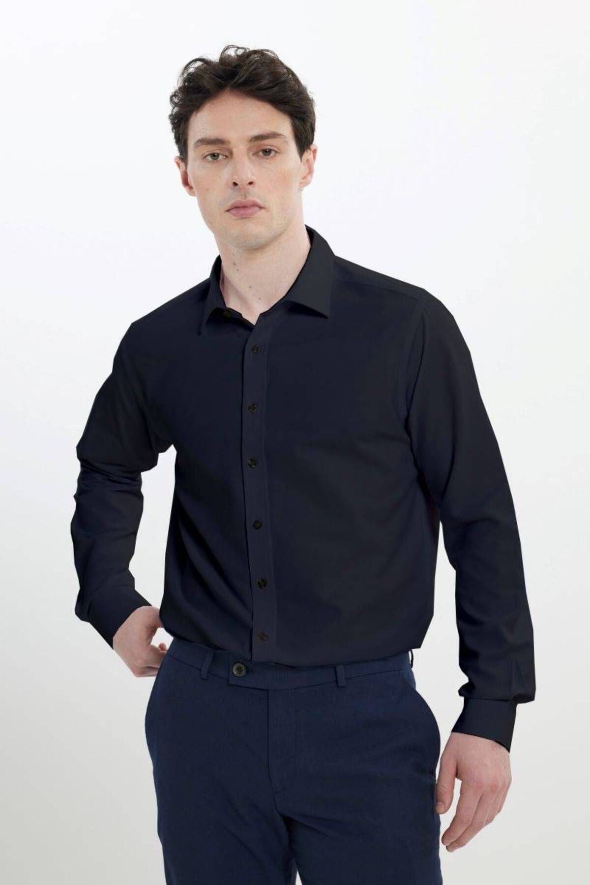 Regular fit wide cut classic collar Amestyle Black Shirt