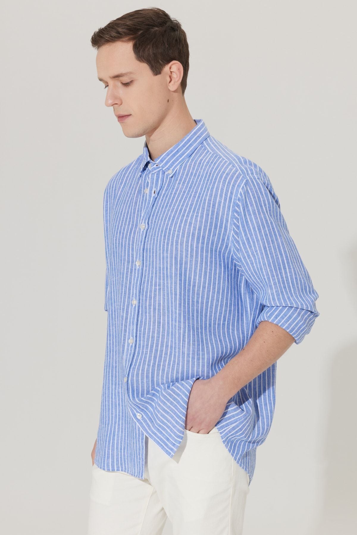 Men's white-blue linen comfort fit comfortable cutting buttoned shirts with collar striped