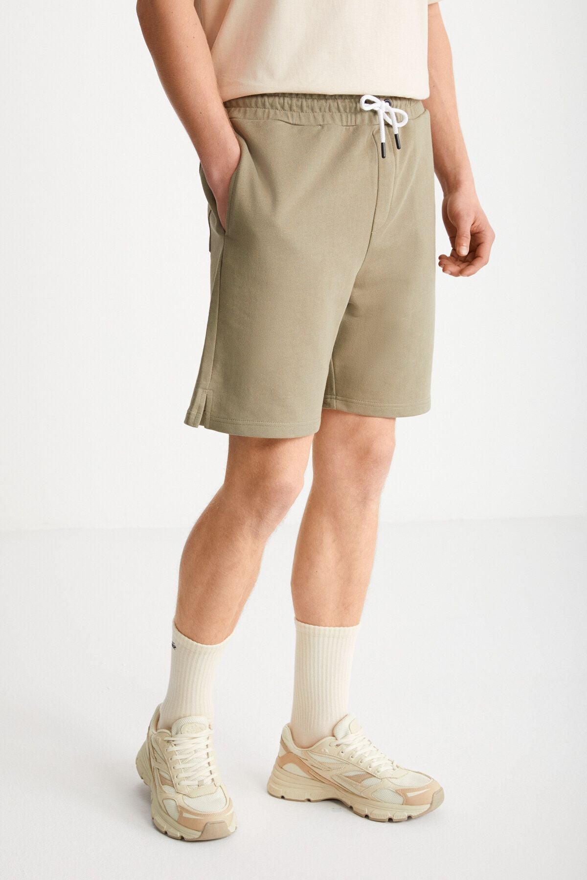 Uncertain Men's Comfort Fit Khaki Shorts & Bermuda