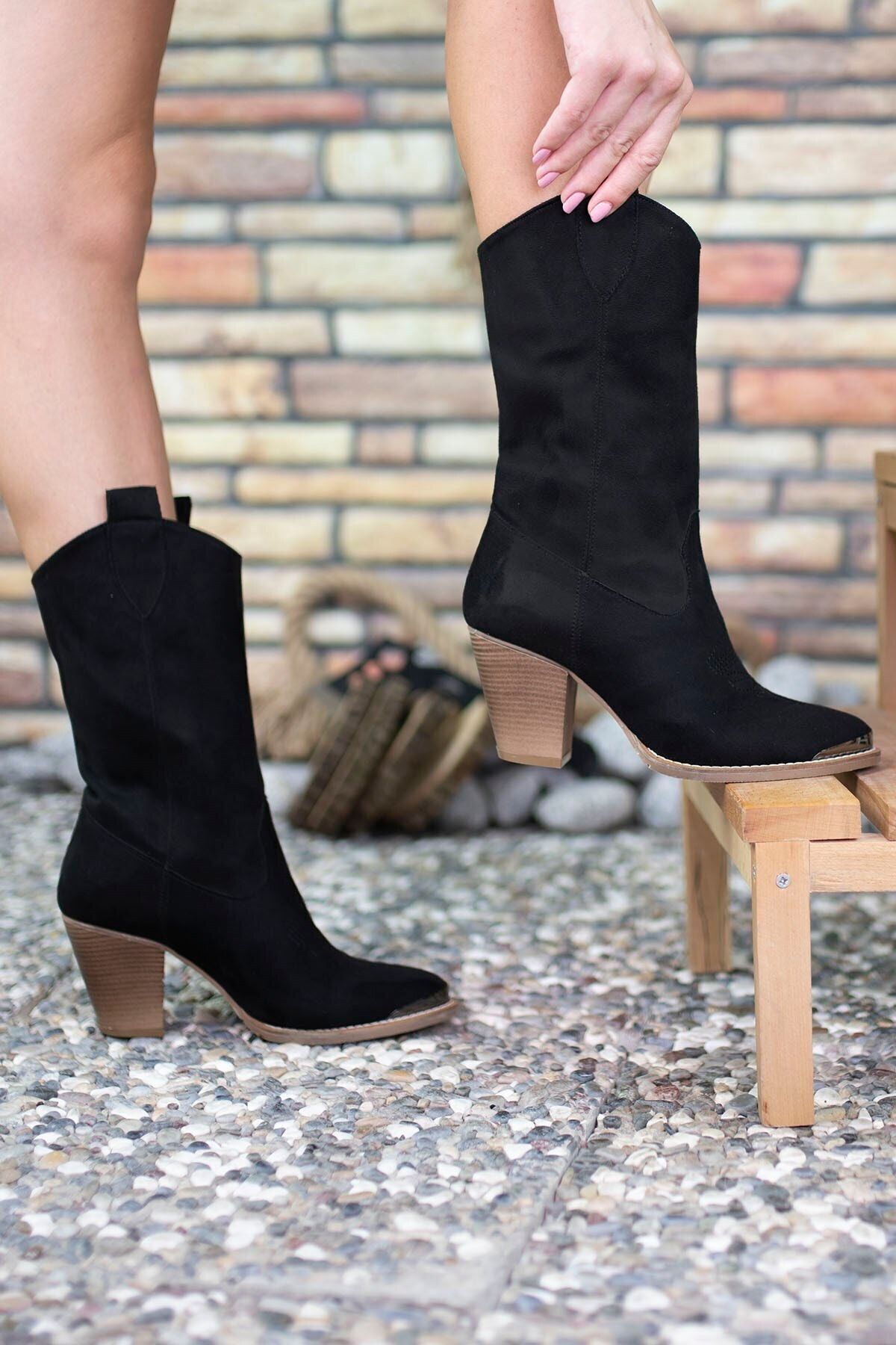 Suede black woman boot 0012301