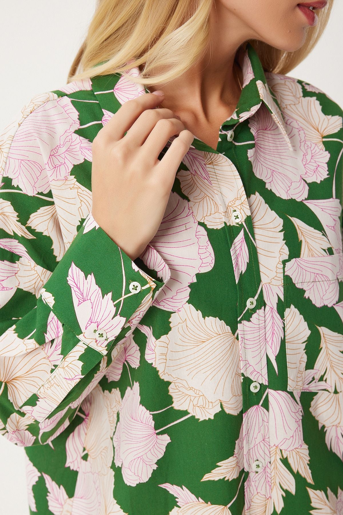 Female Green Patterned Poplin Shirt HM00064