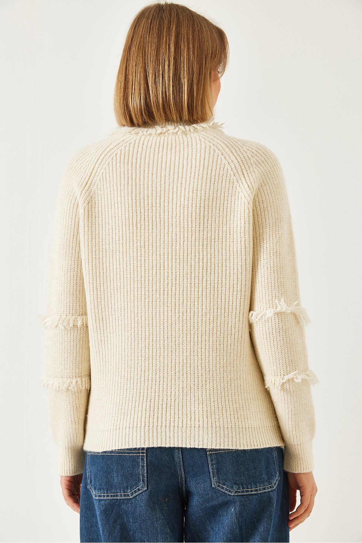 Female collar and arm fringed knitwear sweater 20246912