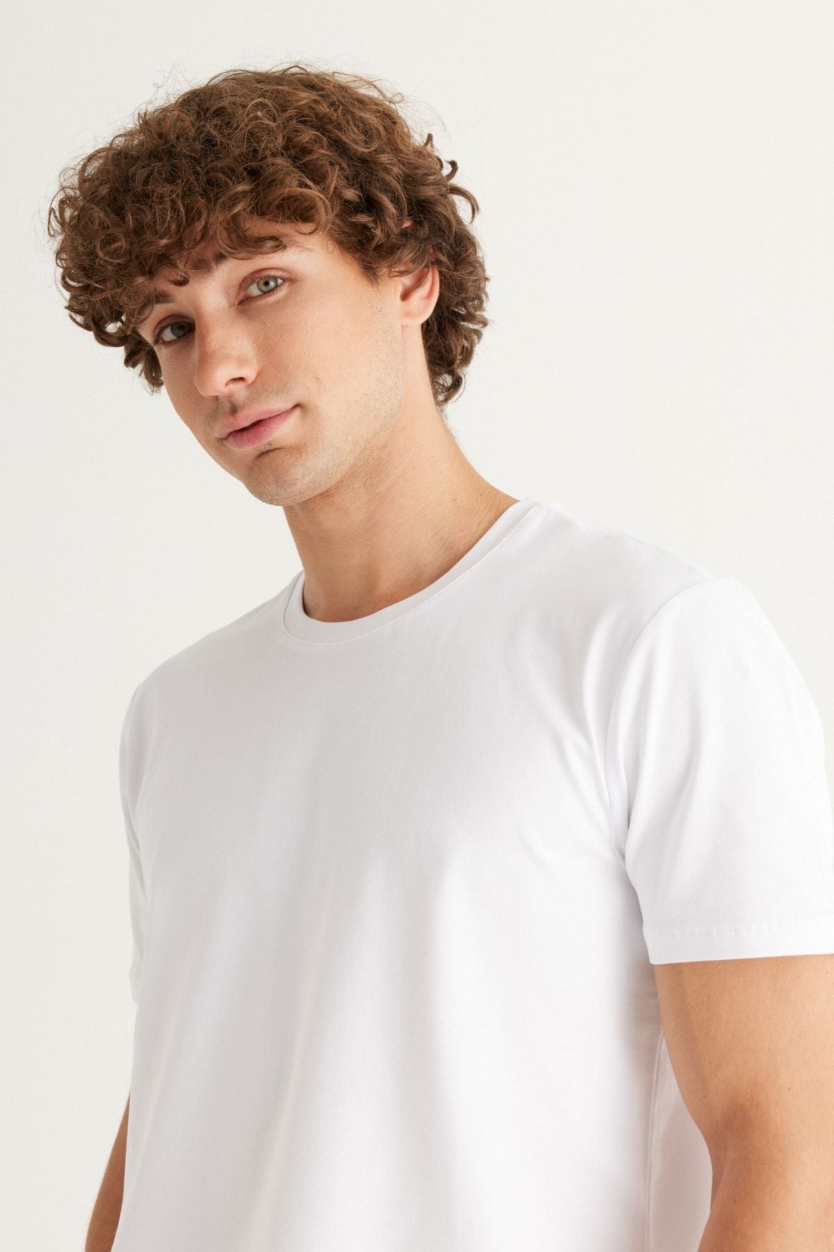 Men's white 360 degrees stretching in all directions slim fit narrow cut bicycle collar t -shirt