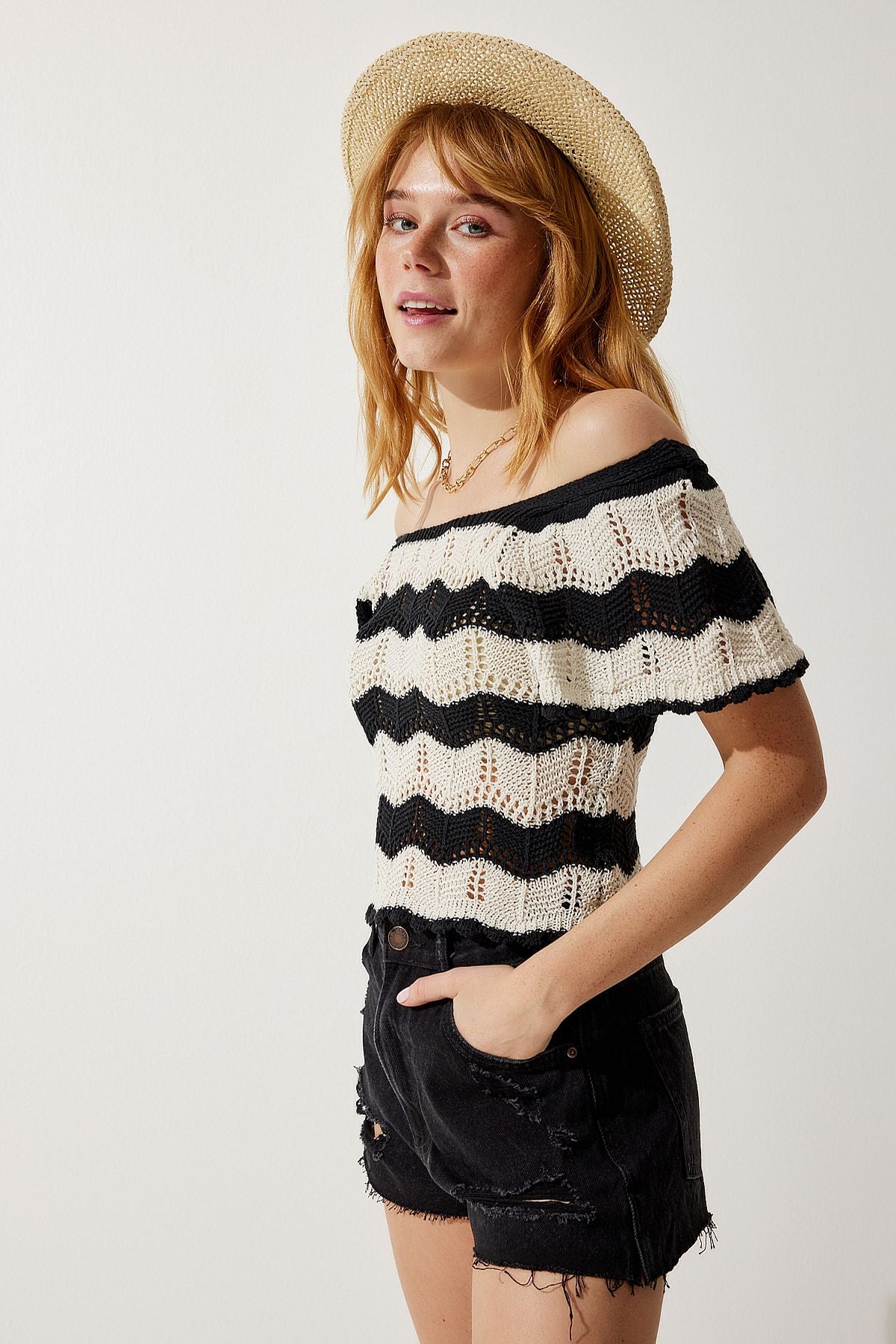 WOMEN BLACK CREAM AGENCY KNITTY BLUP YU00012