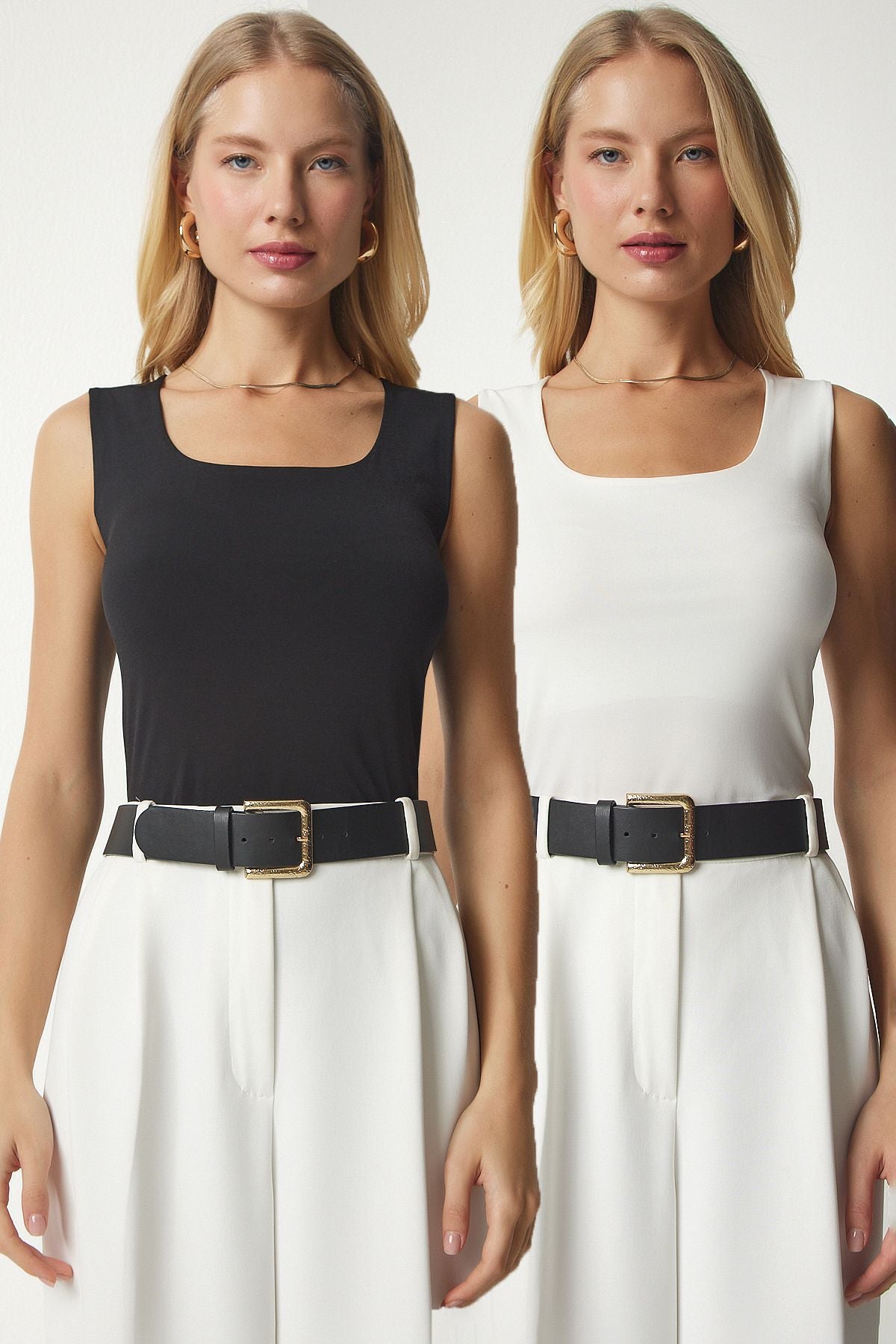 Female Black Ecru Sleeveless 2 Plot Sandy Blouse MC00224