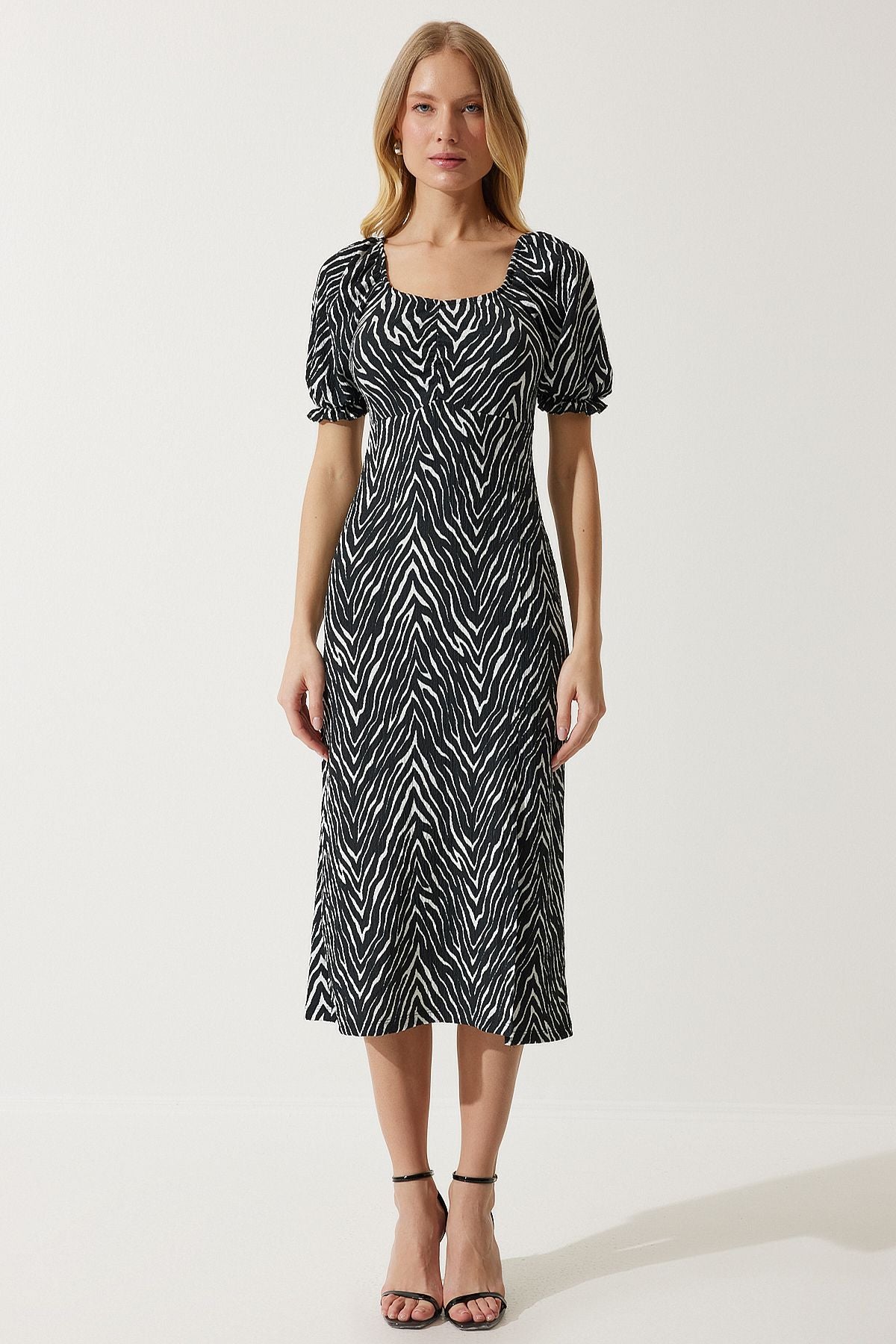 Woman Black Elastic Carmen Yaka Summer Dress MC00172