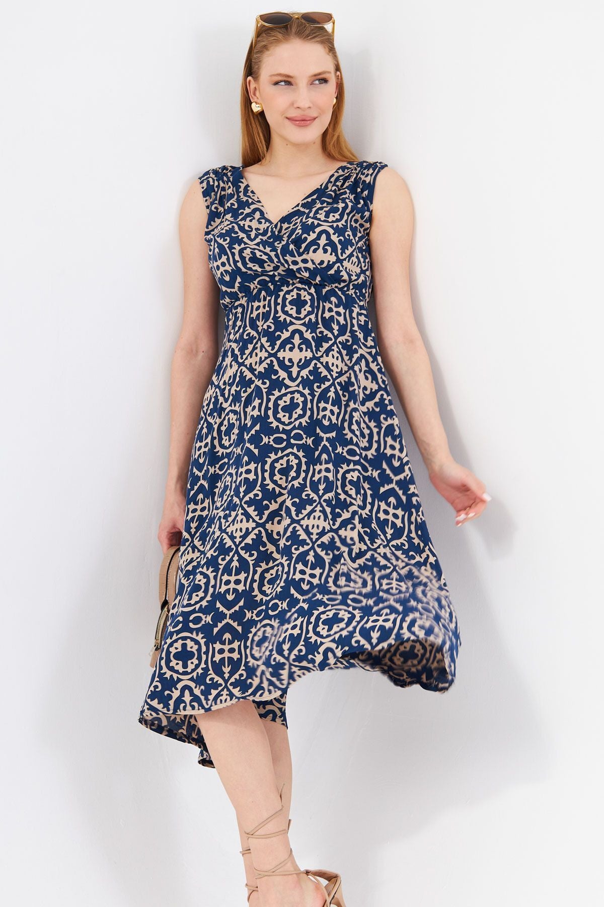 Woman Navy blue patterned waist shoulder