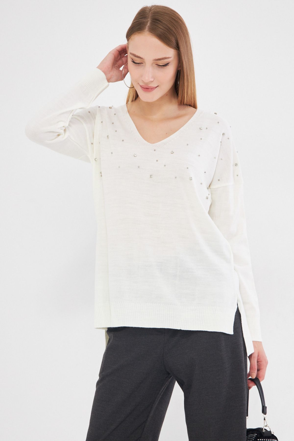 Woman White V-Neck Knitwear Sweater Arm-25k012010