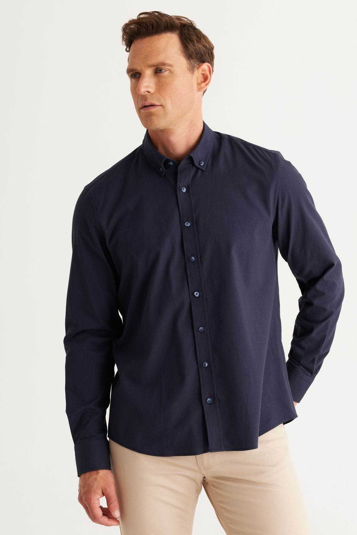 Men's navy blue slim fit narrow cut buttoned collar cotton gabardin shirt