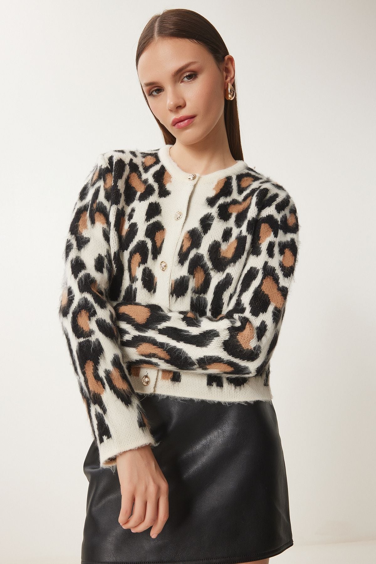 Women's Cream Black Leopard Patterned Short Beard Cardigan KB00040